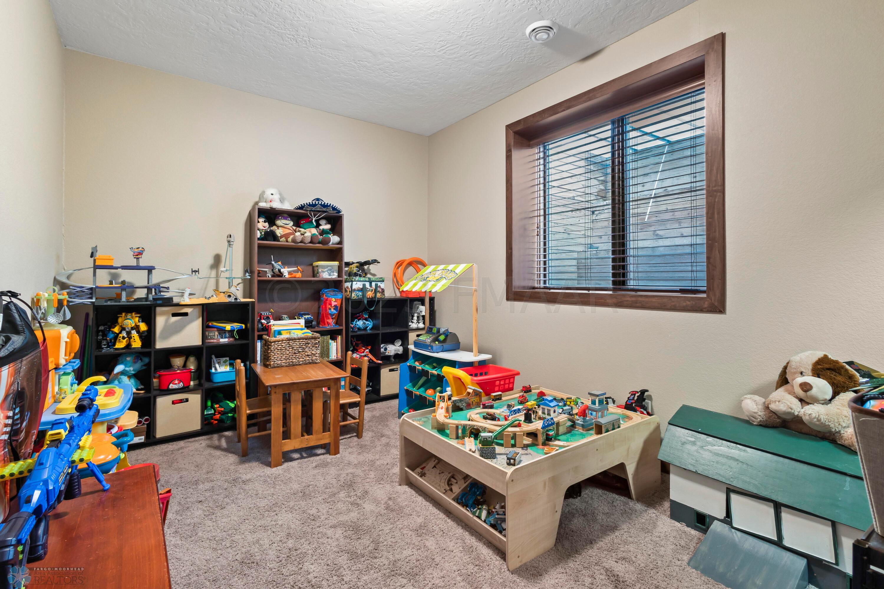 LL Bedroom 2