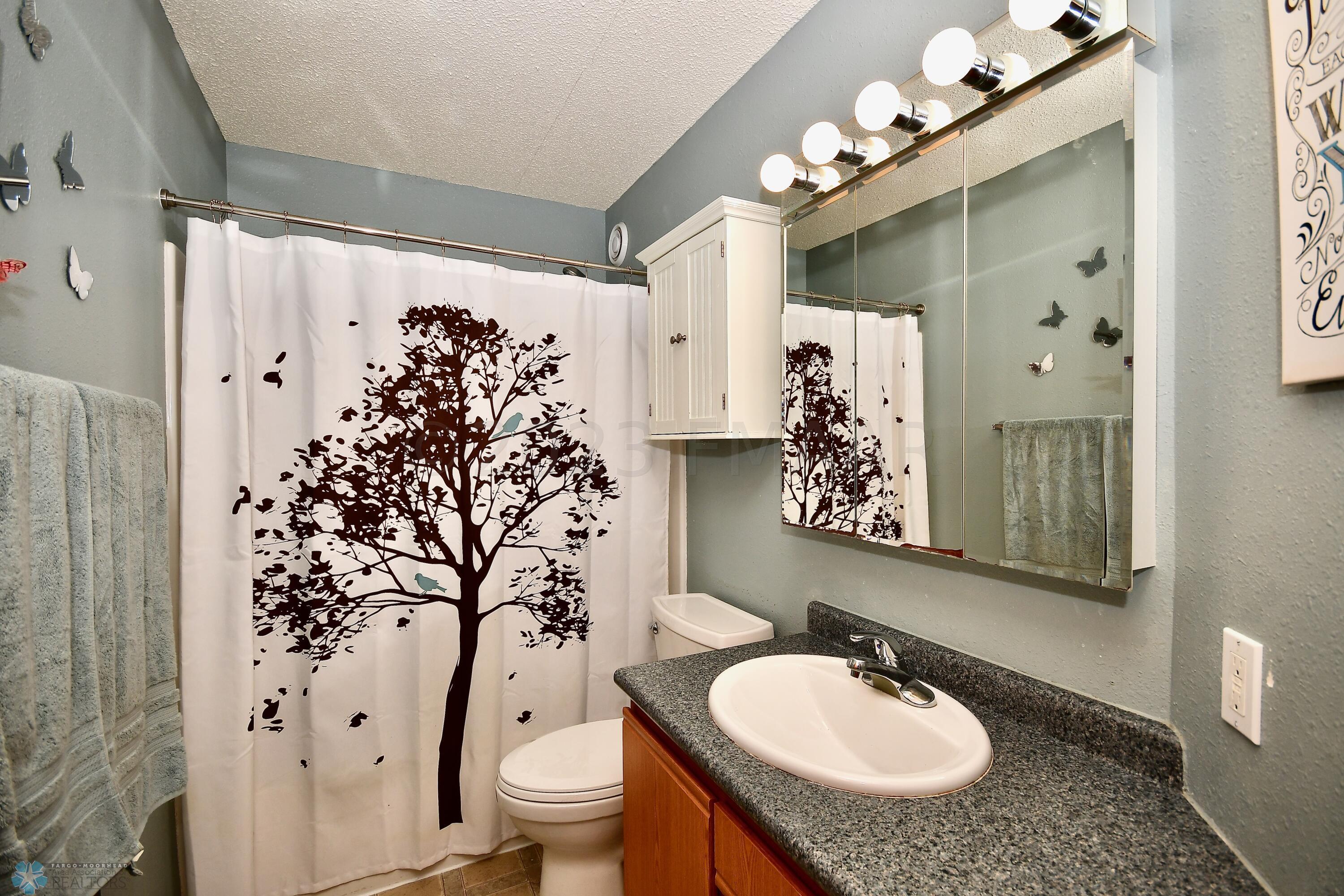 Full Bathroom - Upper