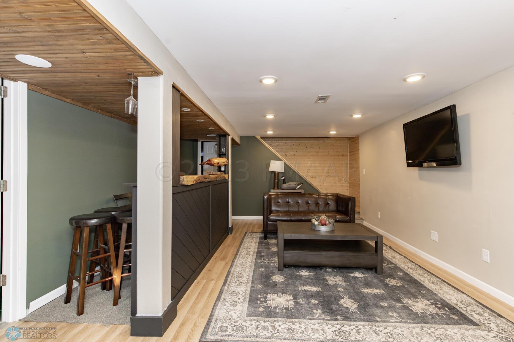 Family Room/Bar