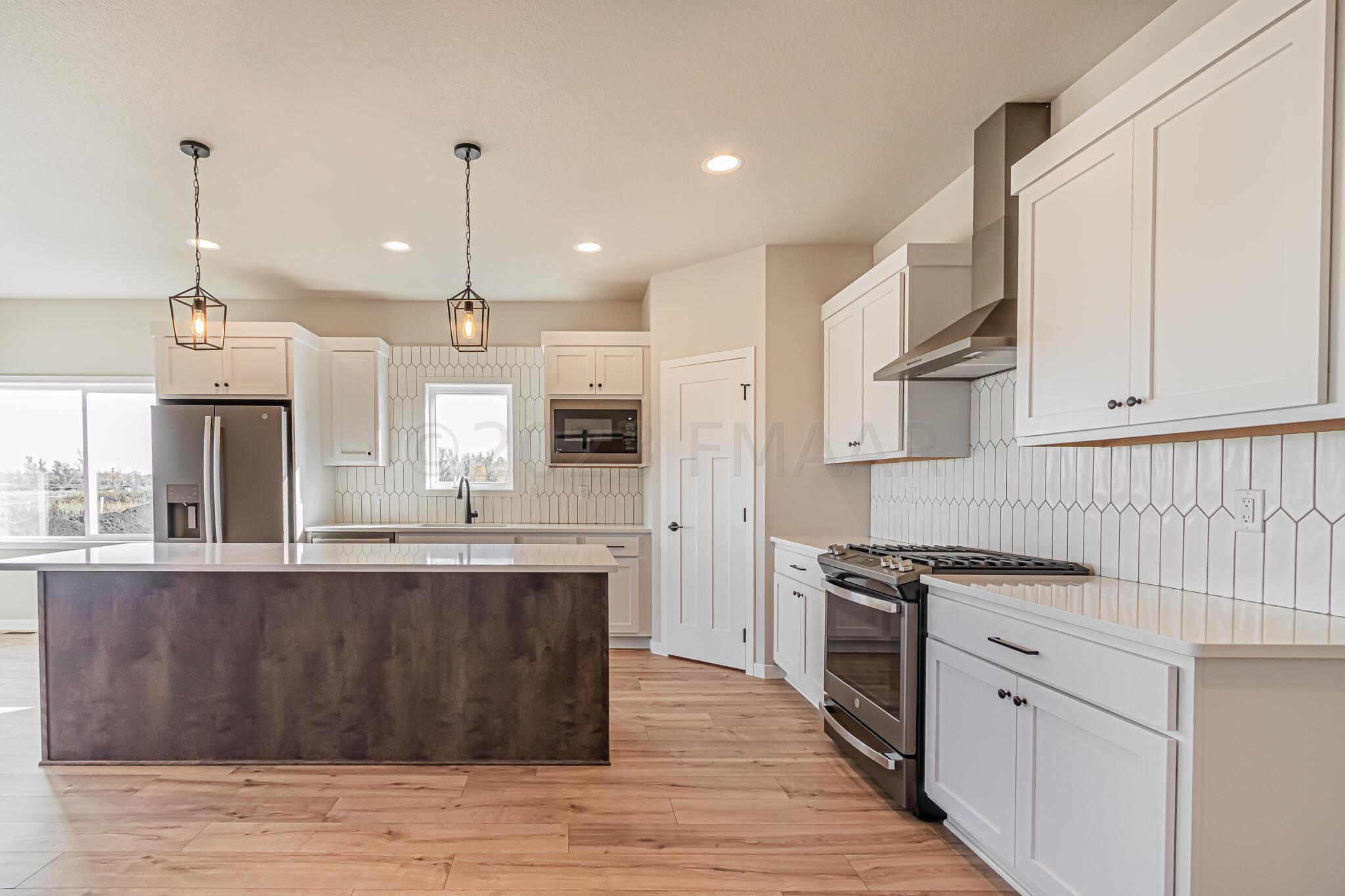 5873 Ellis Drive W, West Fargo, ND 58103