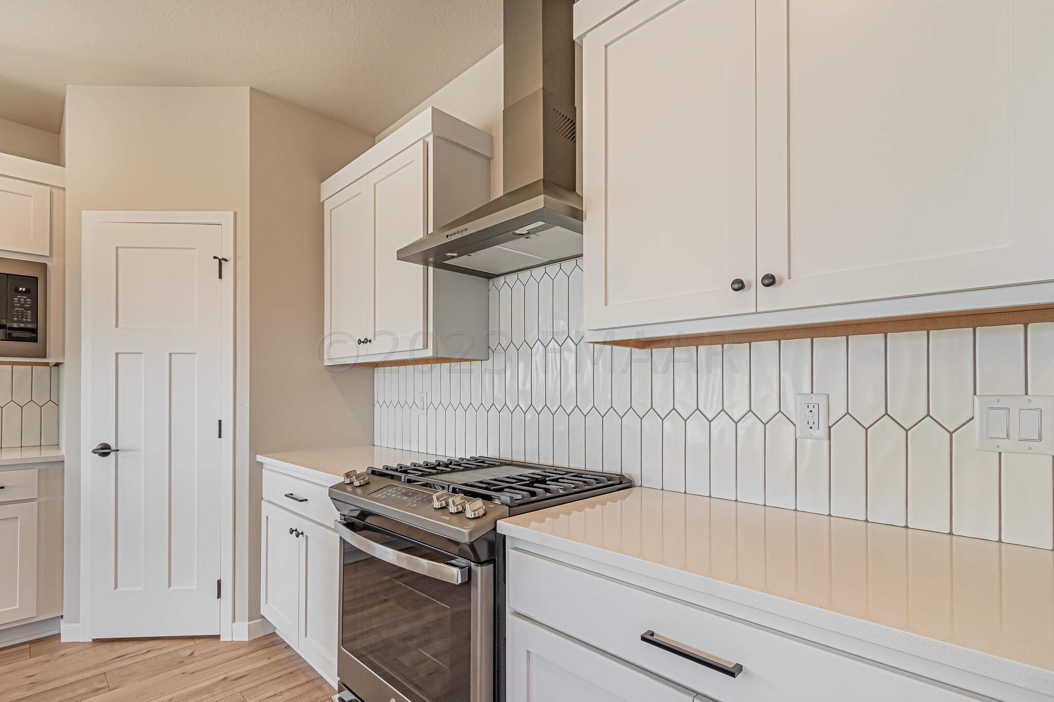 5873 Ellis Drive W, West Fargo, ND 58103