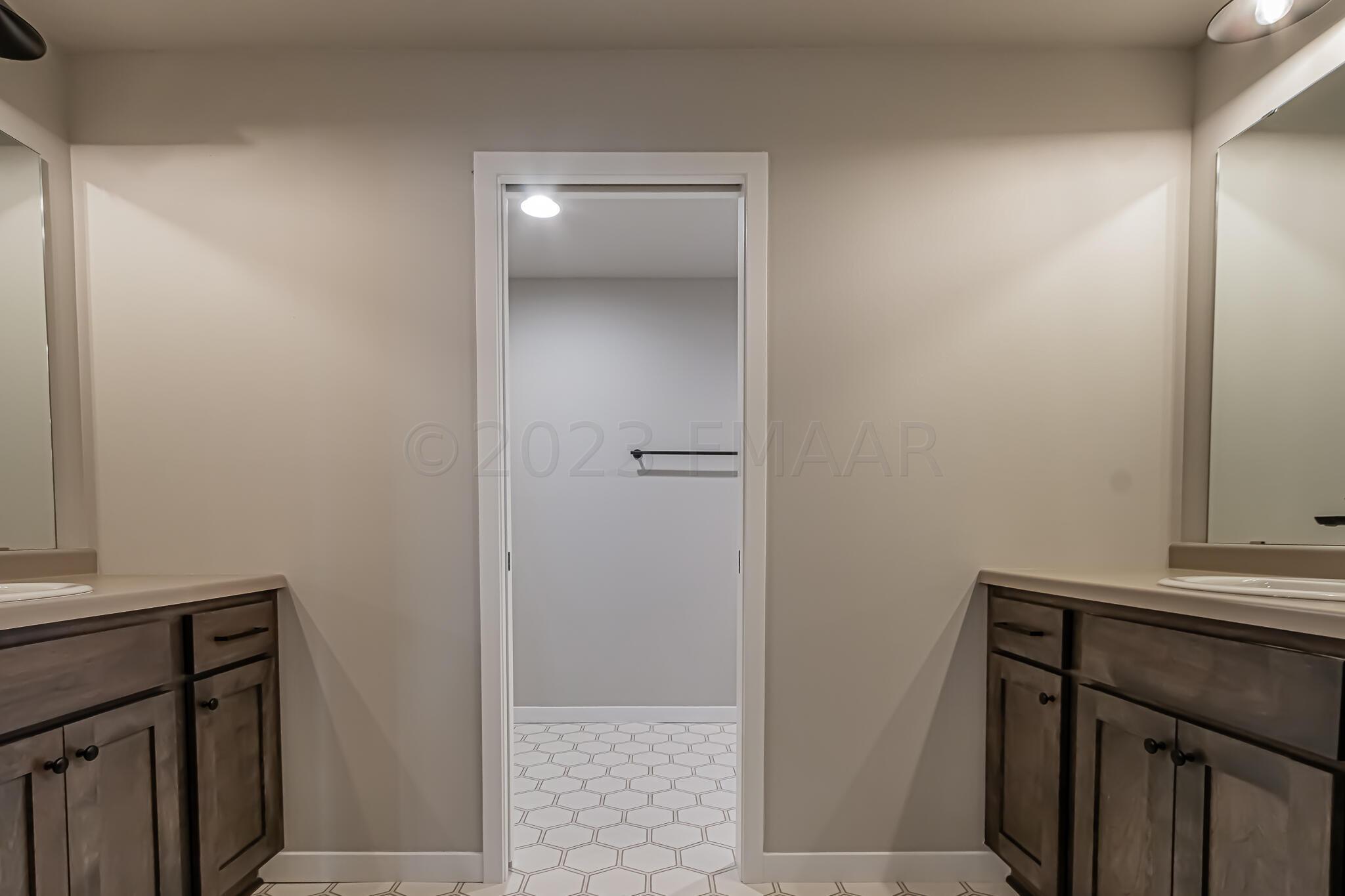 5873 Ellis Drive W, West Fargo, ND 58103