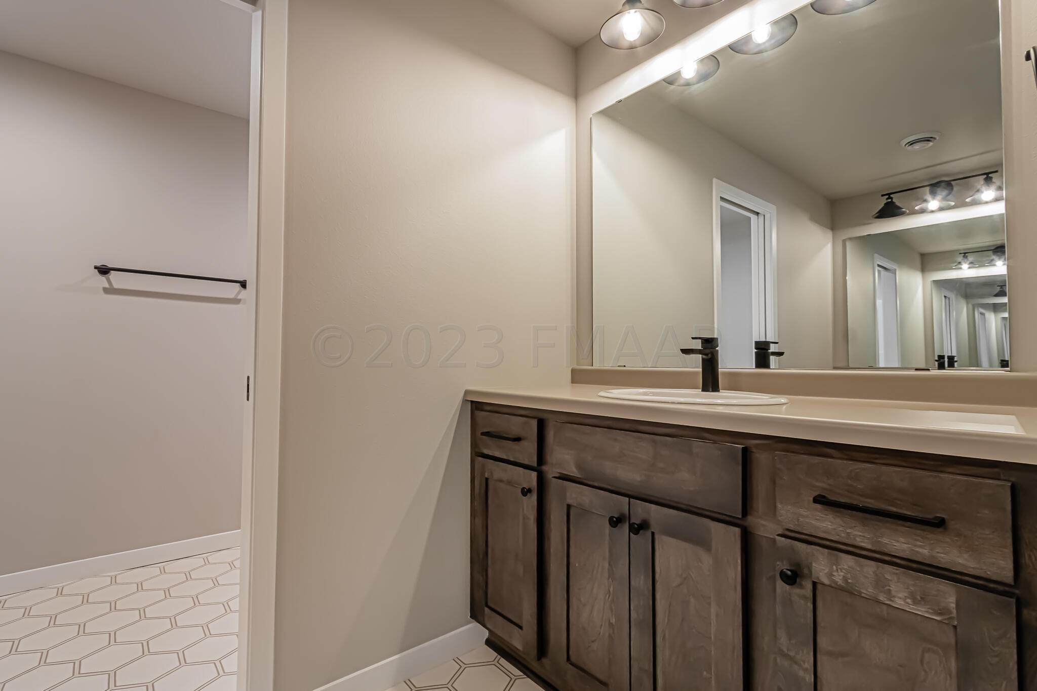 5873 Ellis Drive W, West Fargo, ND 58103