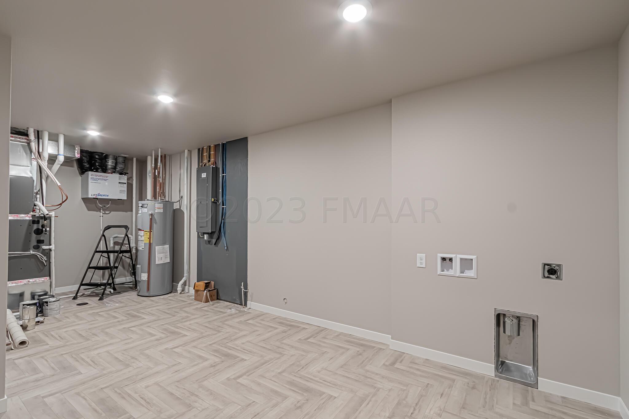 5873 Ellis Drive W, West Fargo, ND 58103