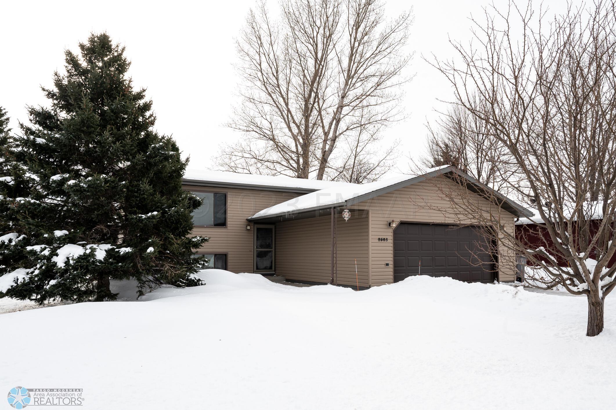 2503_33rd_Ave_S-47