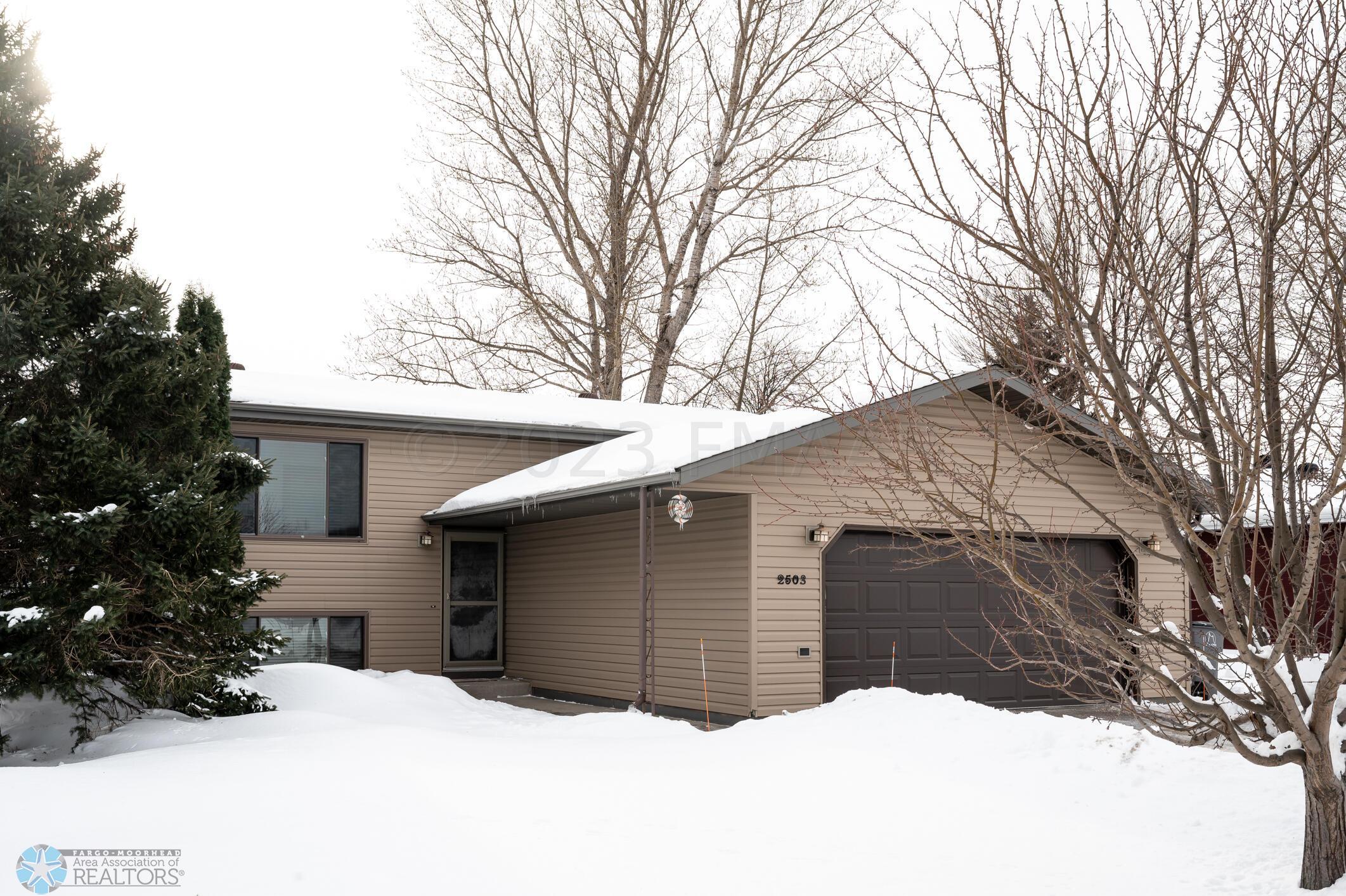 2503_33rd_Ave_S-48