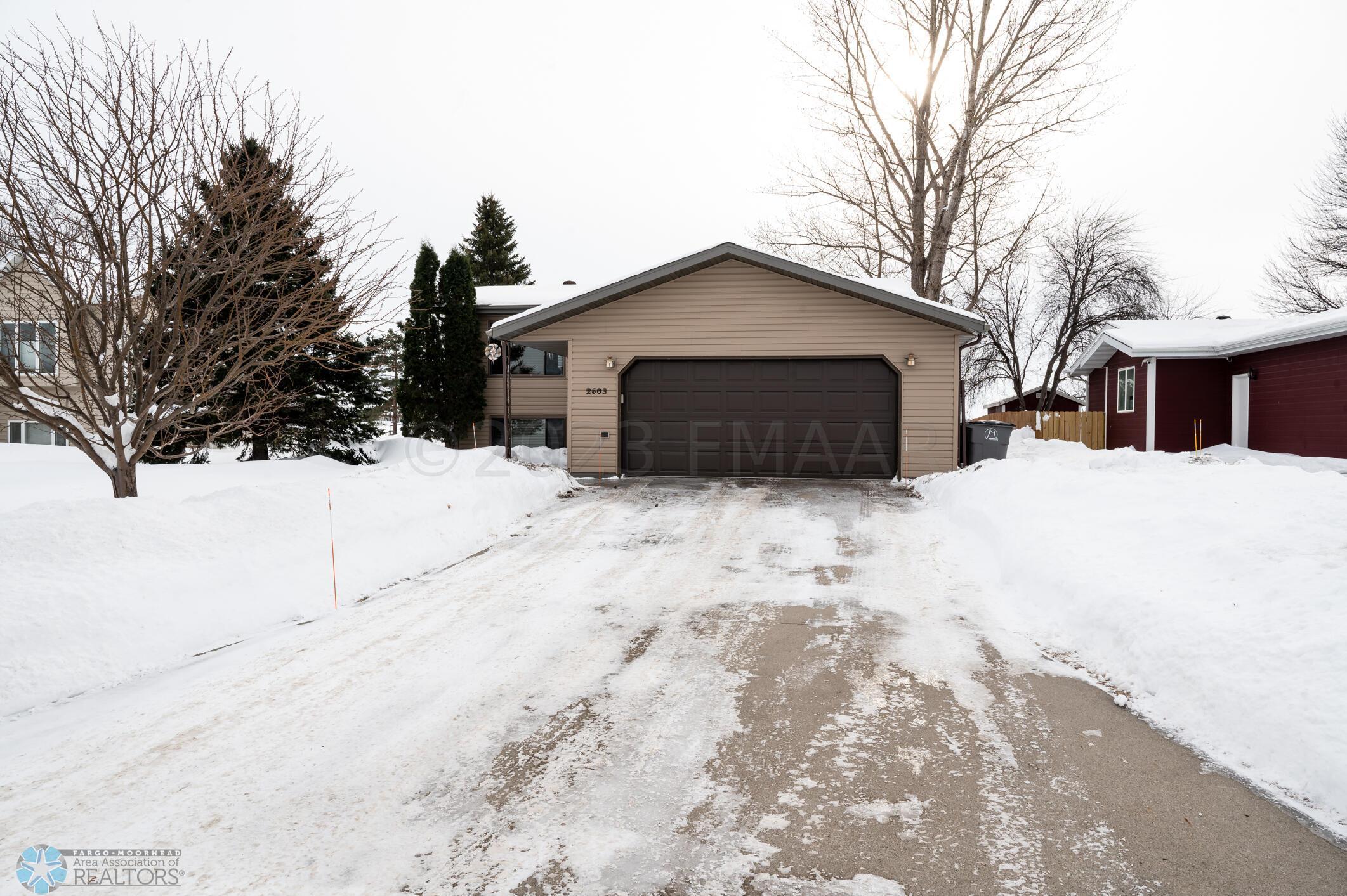 2503_33rd_Ave_S-49