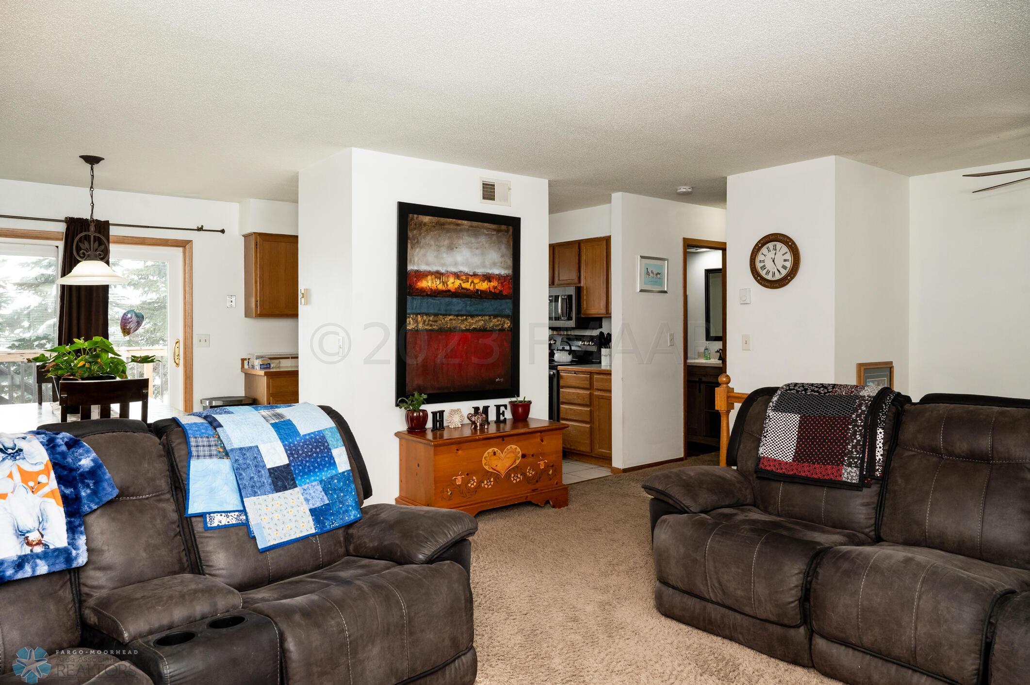 2503_33rd_Ave_S-5