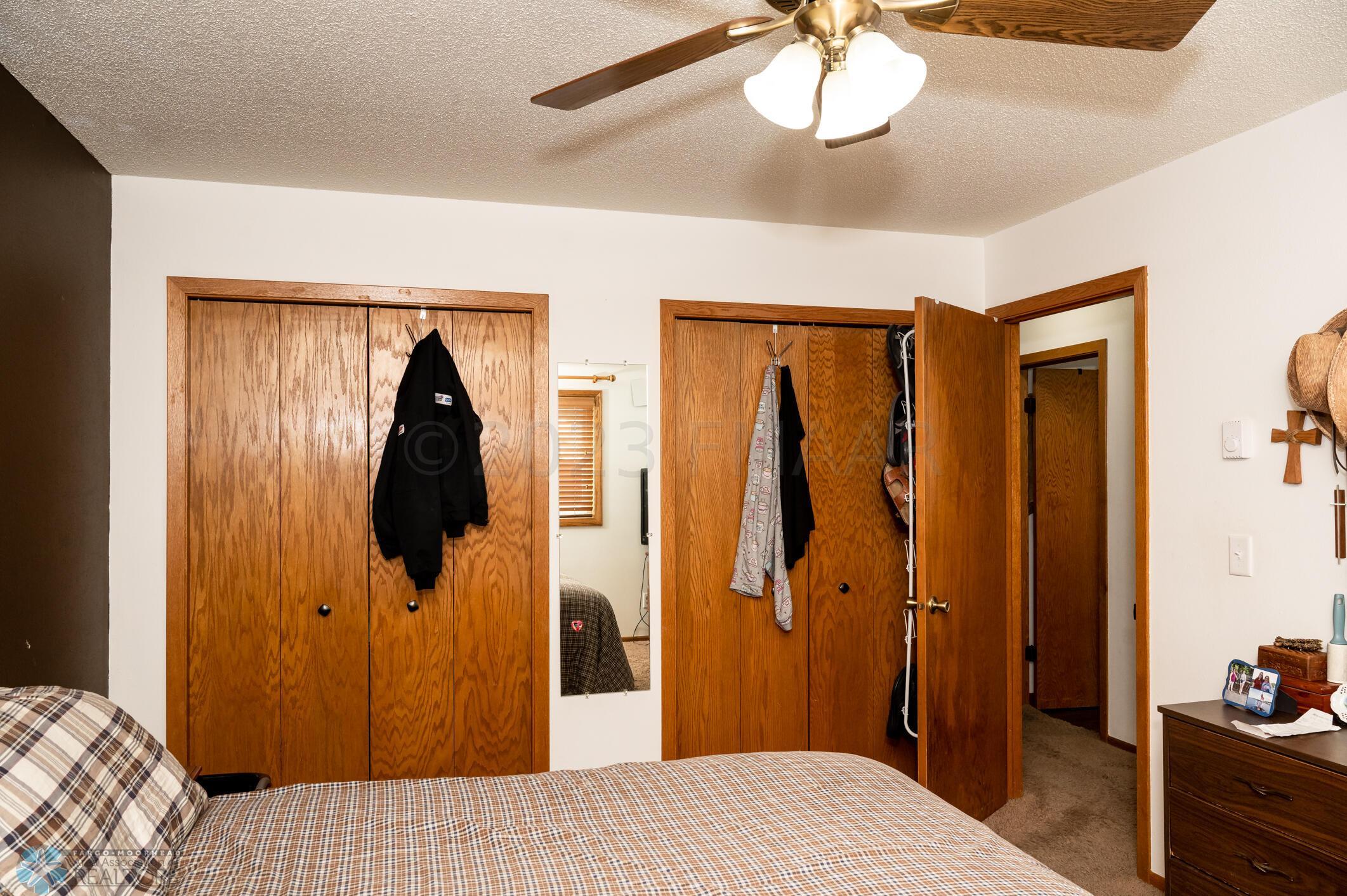 2503_33rd_Ave_S-17