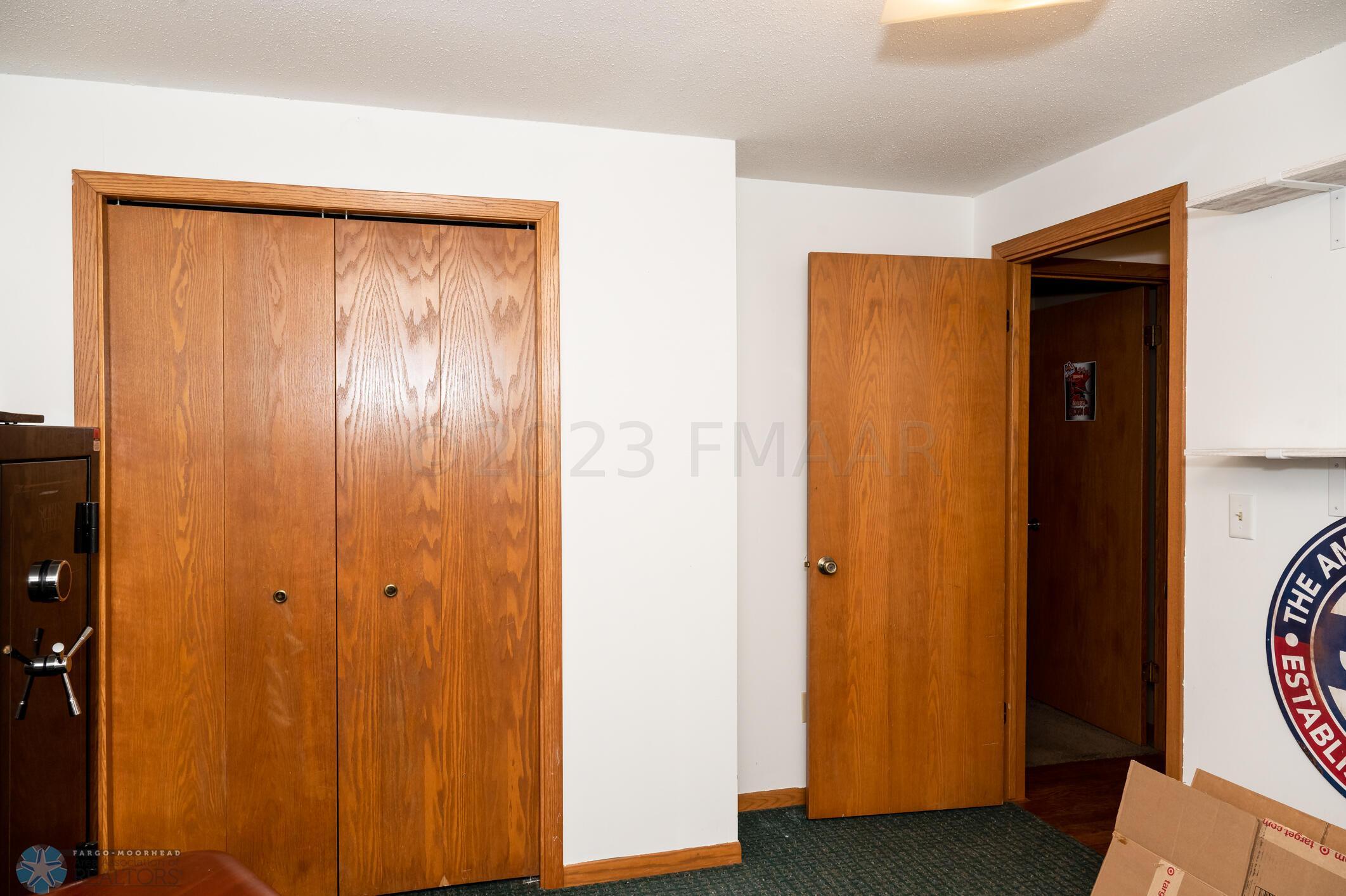2503_33rd_Ave_S-33