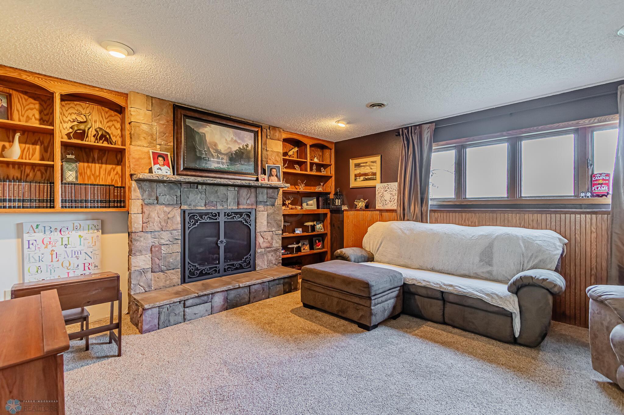 4260 150th Ave S, Moorhead, MN 56560-05