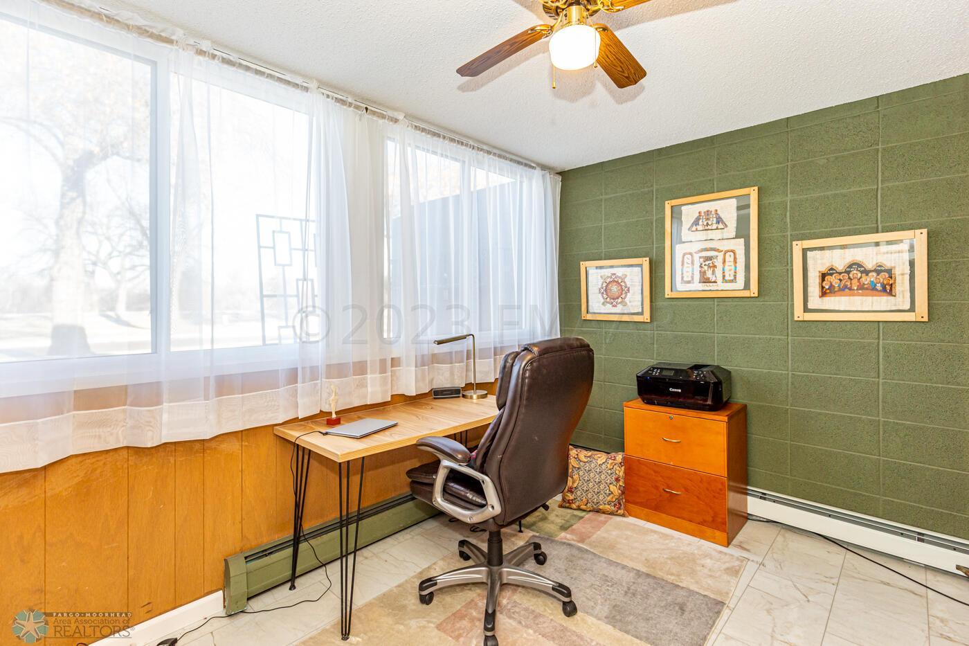 Bedroom/Office