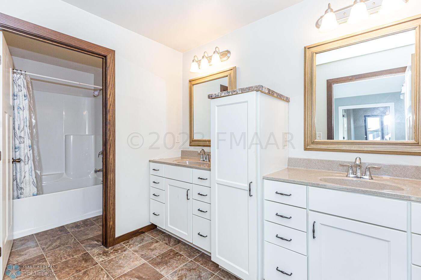 2nd floor Full Bath