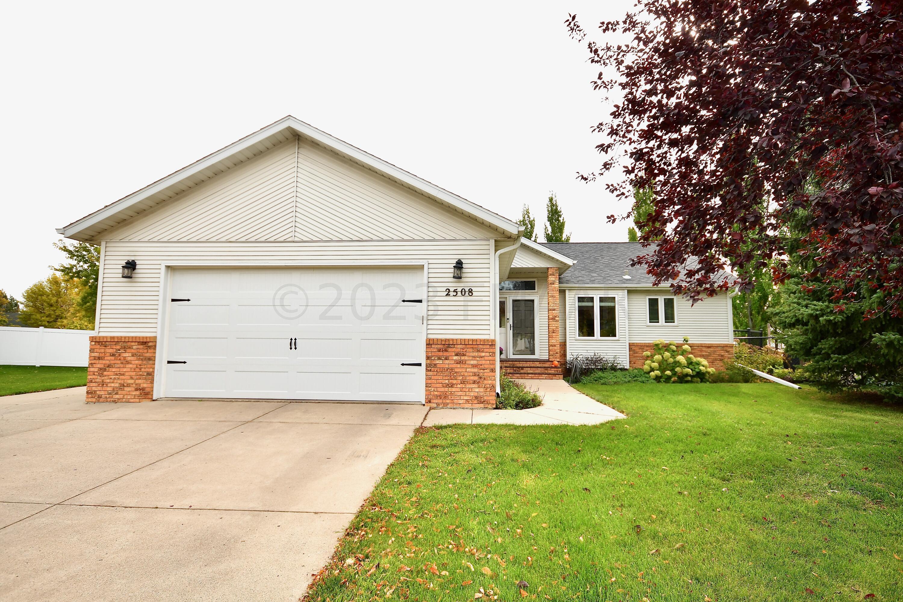 Welcome Home to 2508 38 1/2 Ave S, Fargo