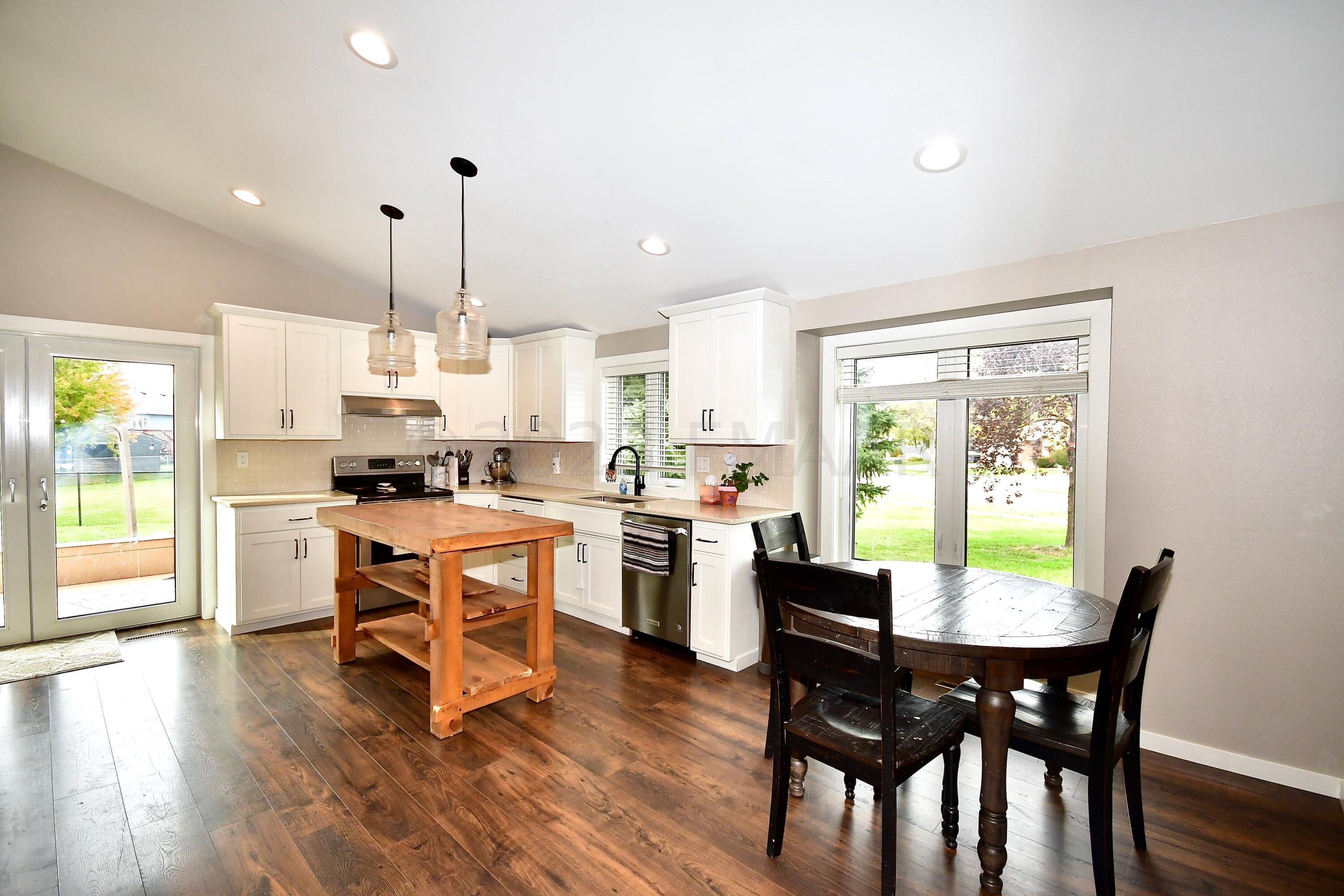 Dining/Kitchen