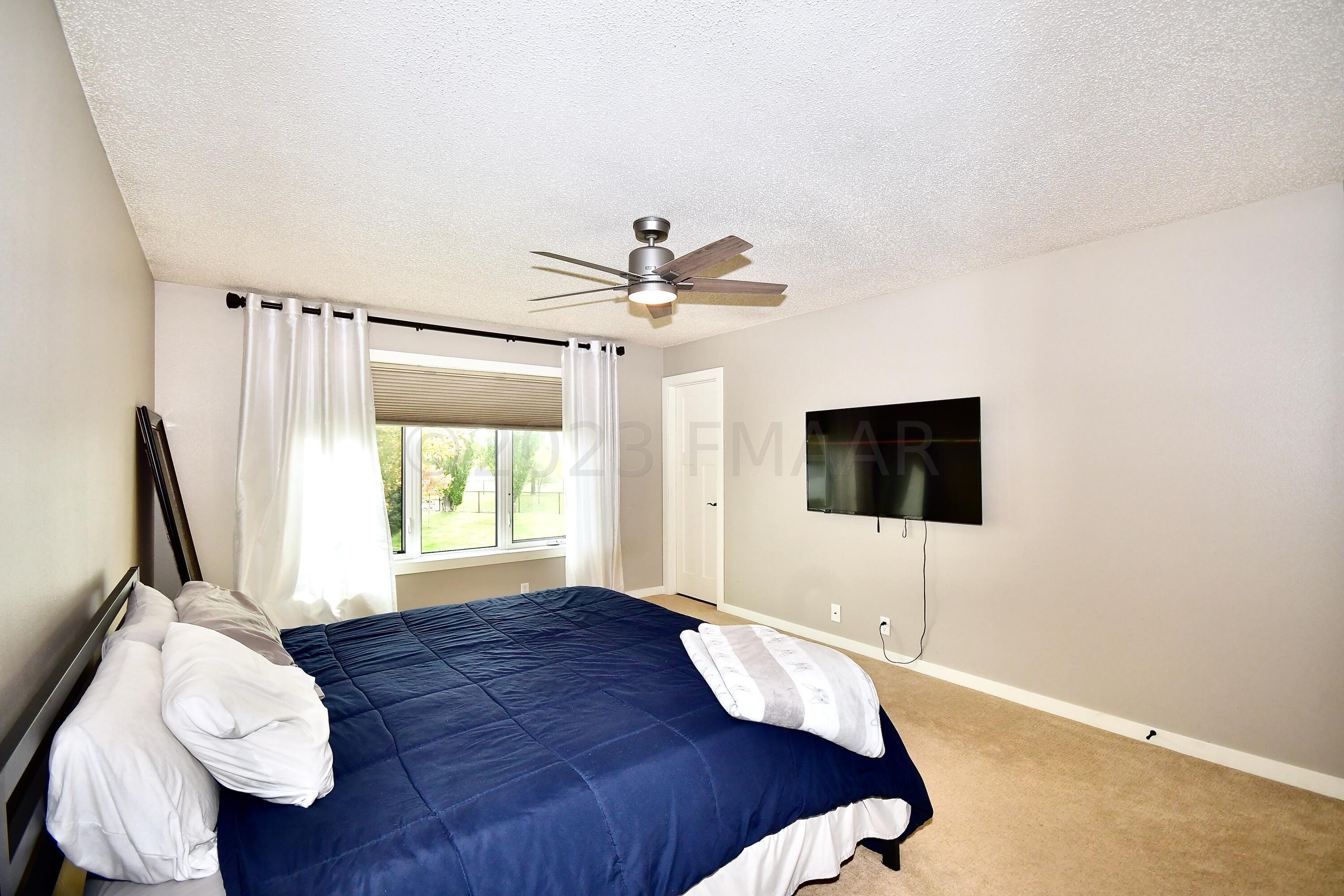Master Bedroom - Upper