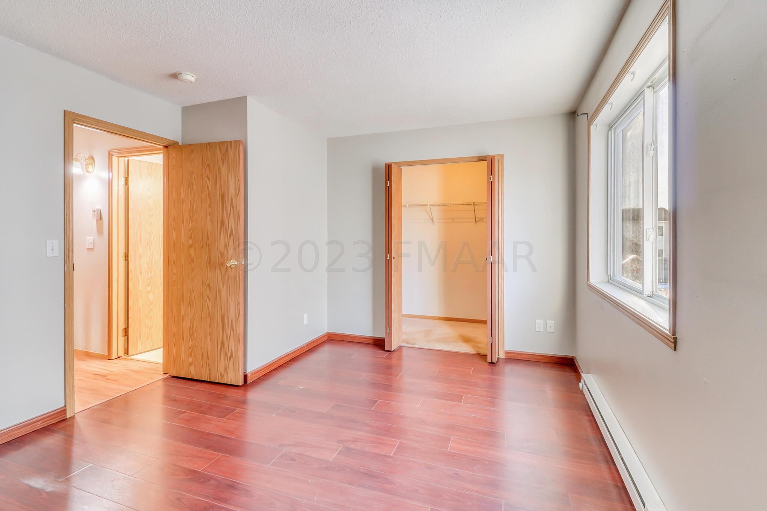 Primary Bedroom1_2