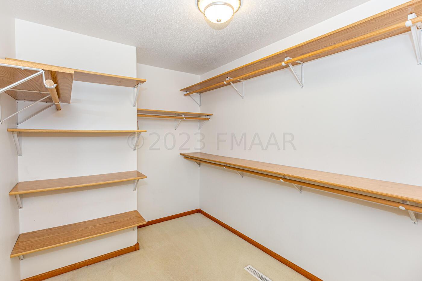 Walk-In-Closet