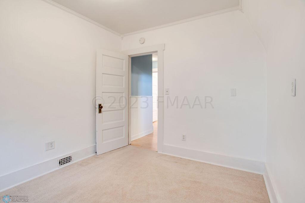 1109_7th_Ave_S-54