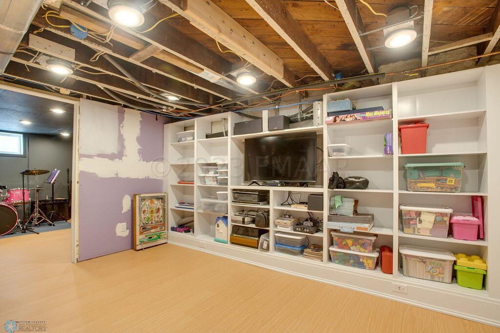 1109_7th_Ave_S-61