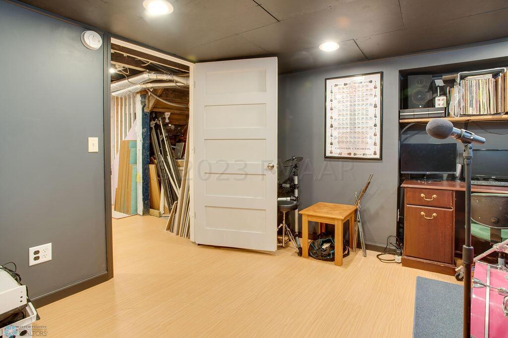 1109_7th_Ave_S-64