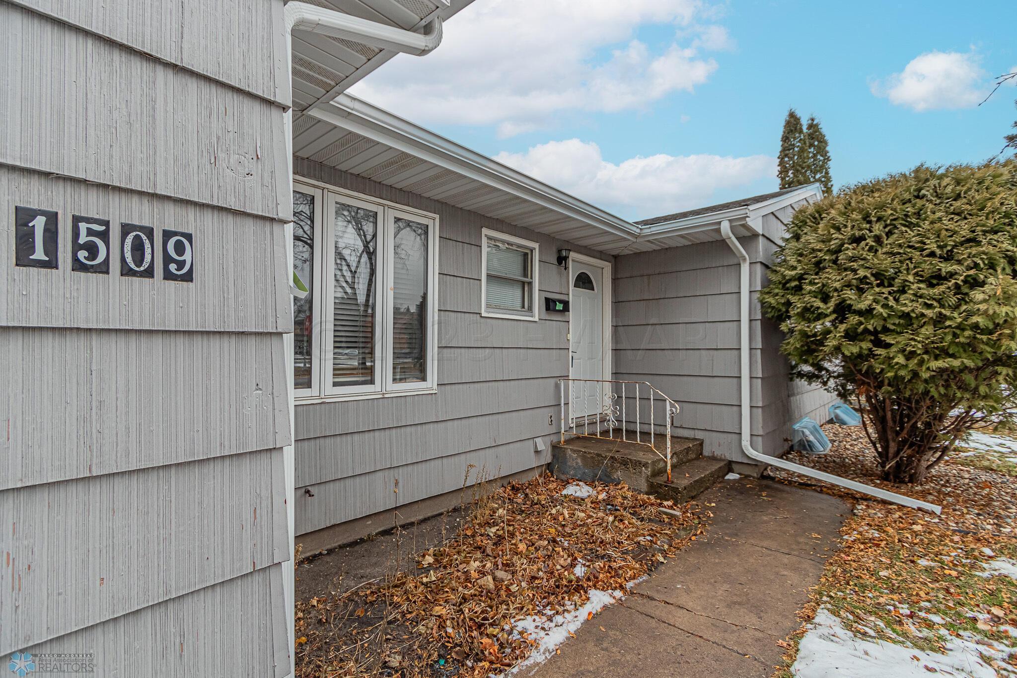 1509 9TH Avenue S, Moorhead, MN 56560-39