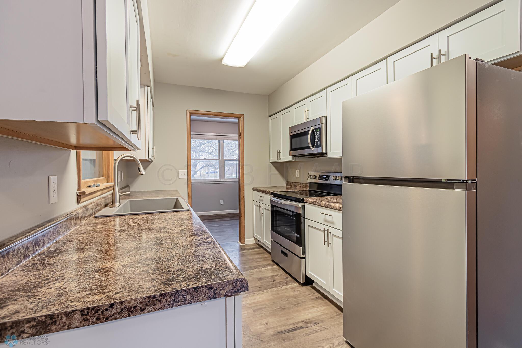 1509 9TH Avenue S, Moorhead, MN 56560-31