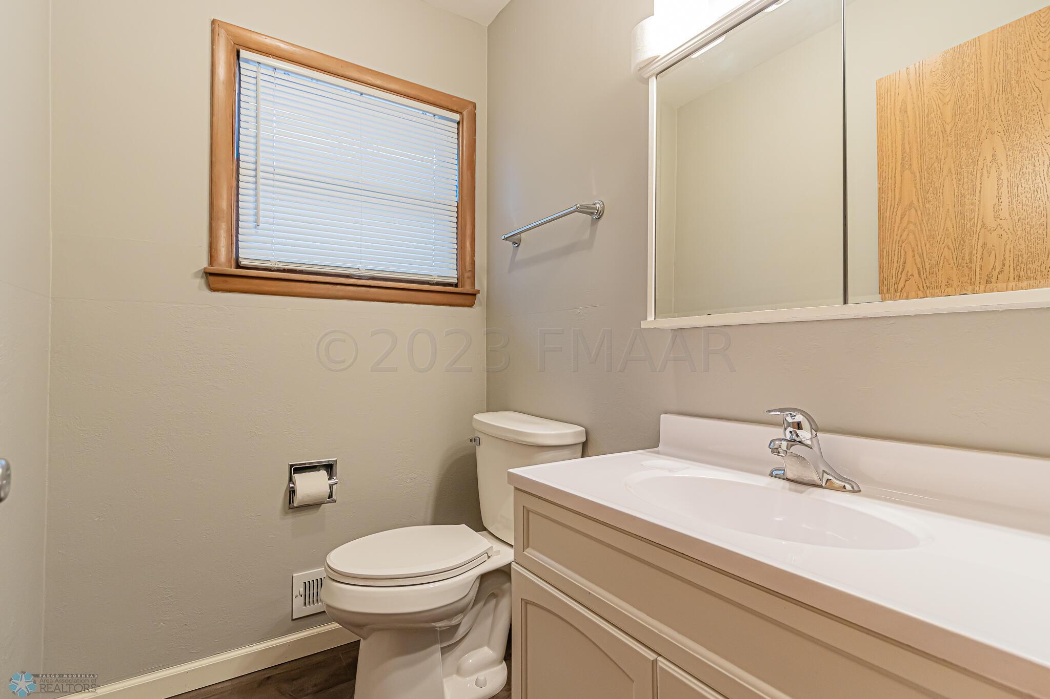 1509 9TH Avenue S, Moorhead, MN 56560-16