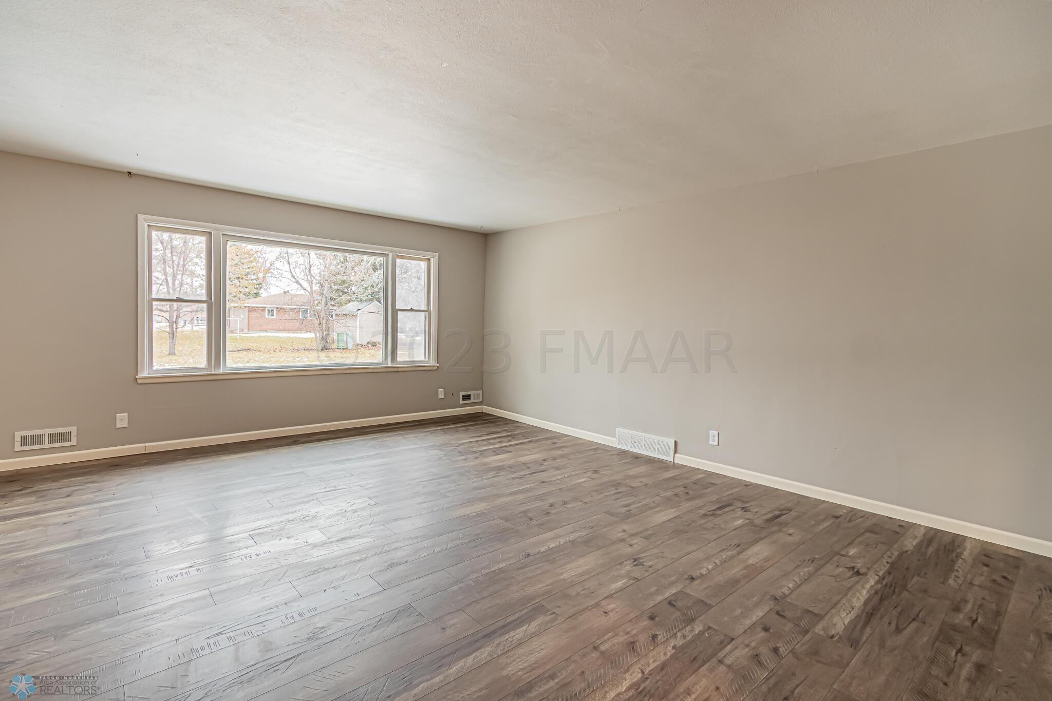 1509 9TH Avenue S, Moorhead, MN 56560-08