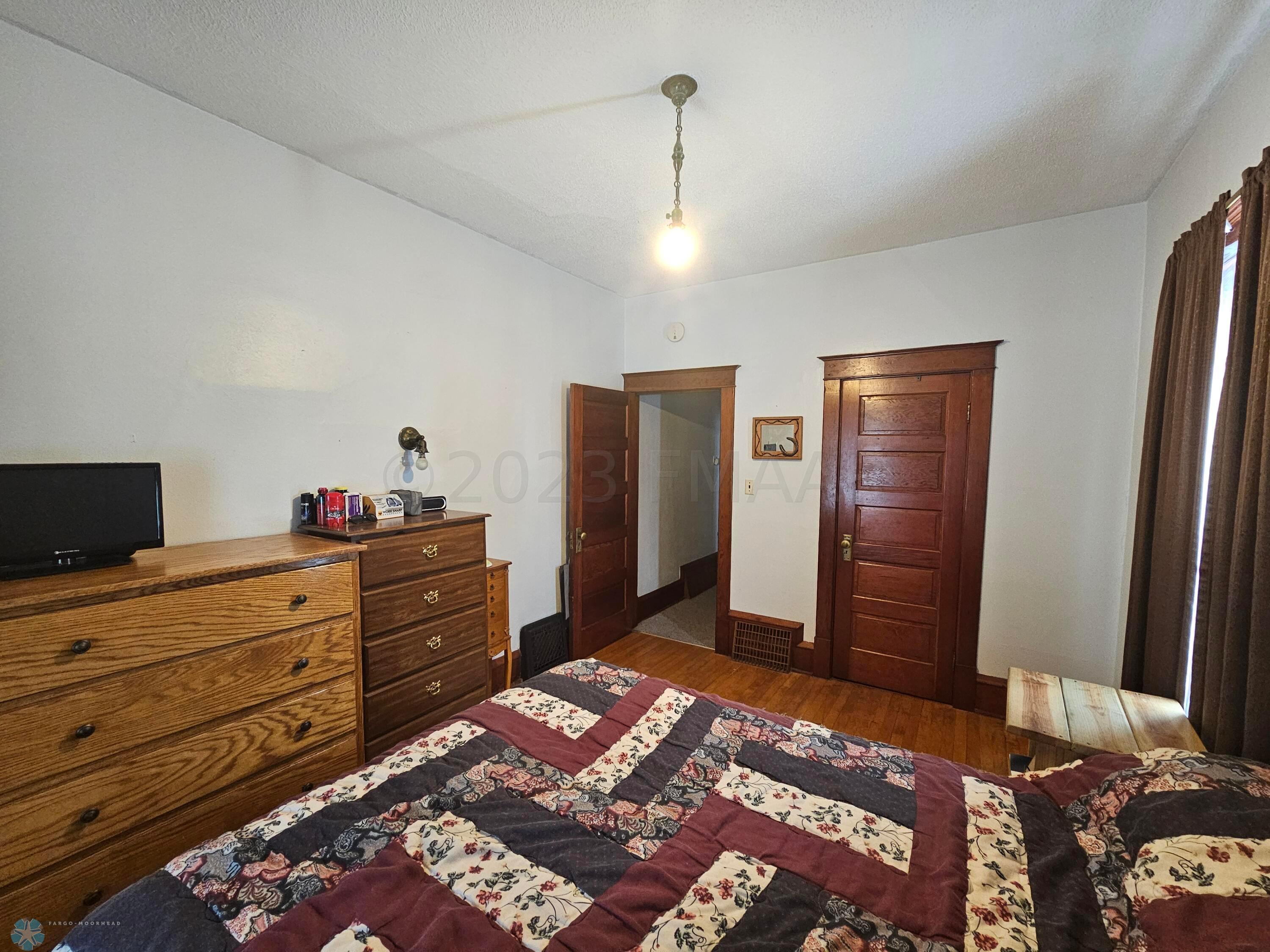 Interior Bedroom 1 (3)