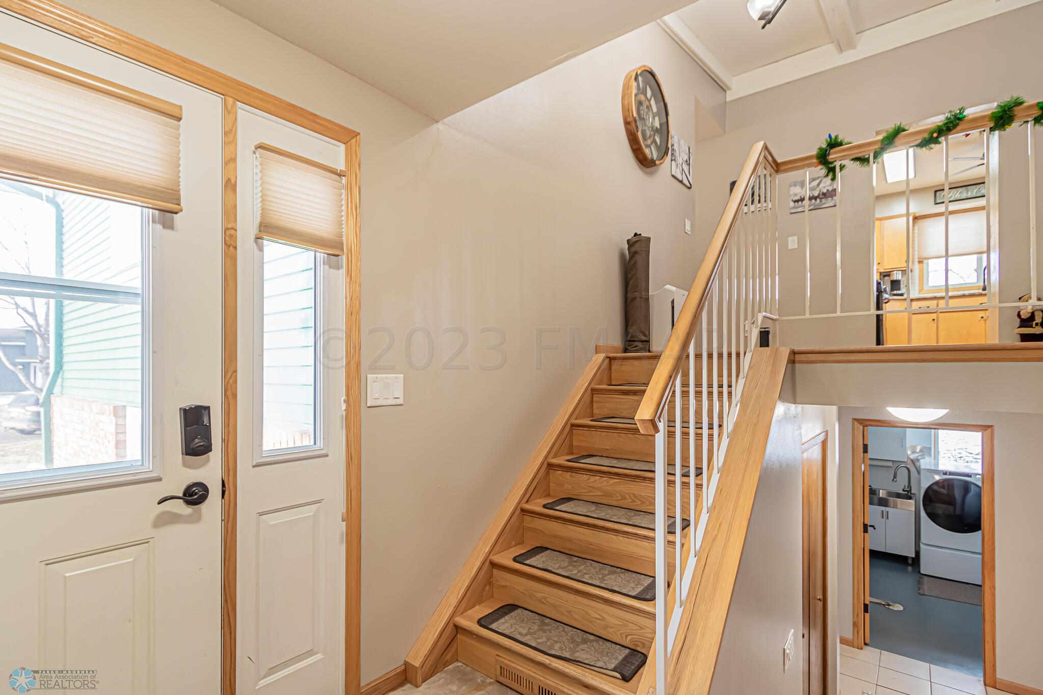 422 Birch Ln, Moorhead, MN 56560-15