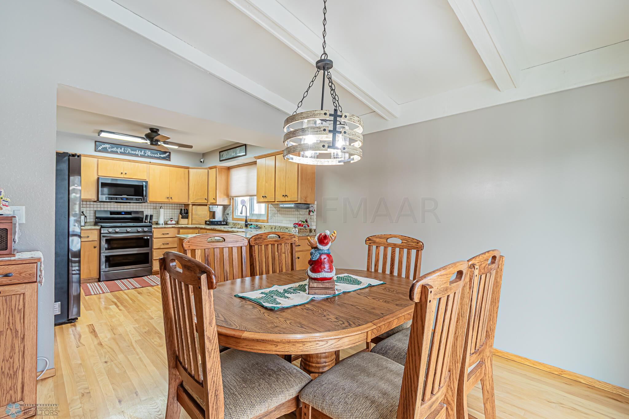 422 Birch Ln, Moorhead, MN 56560-31