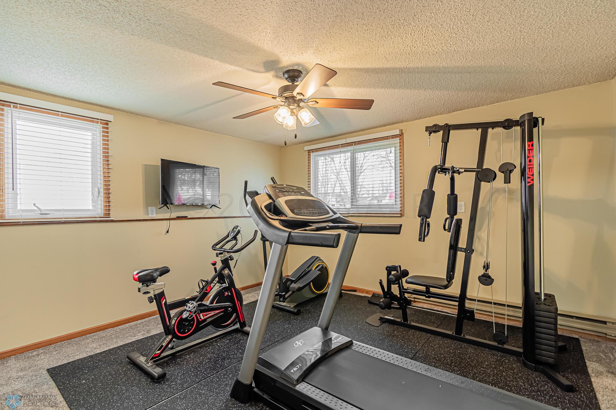 422 Birch Ln, Moorhead, MN 56560-10