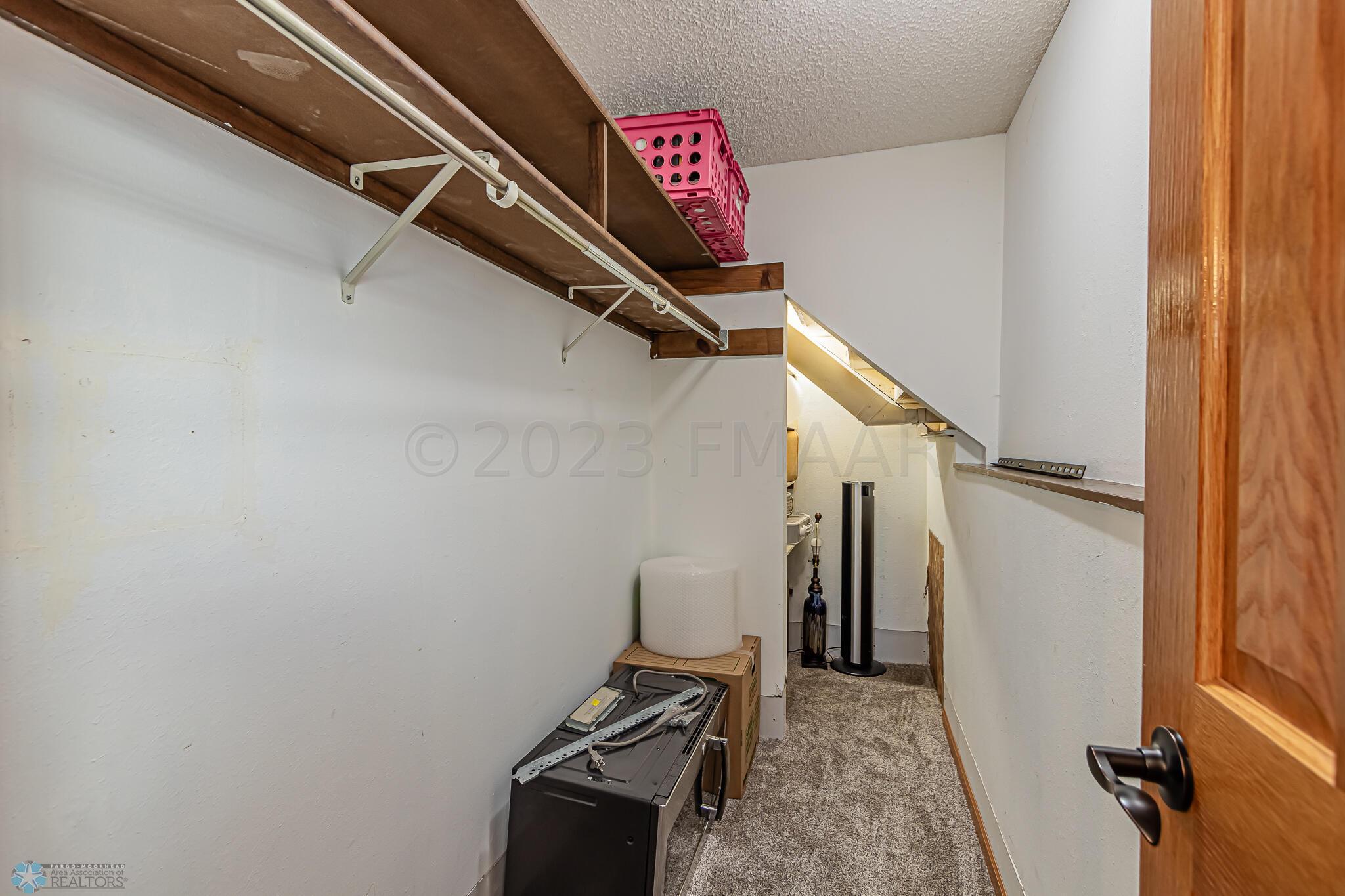 422 Birch Ln, Moorhead, MN 56560-12