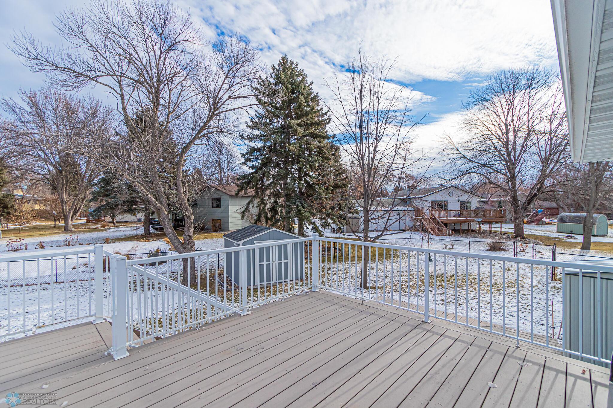 422 Birch Ln, Moorhead, MN 56560-39