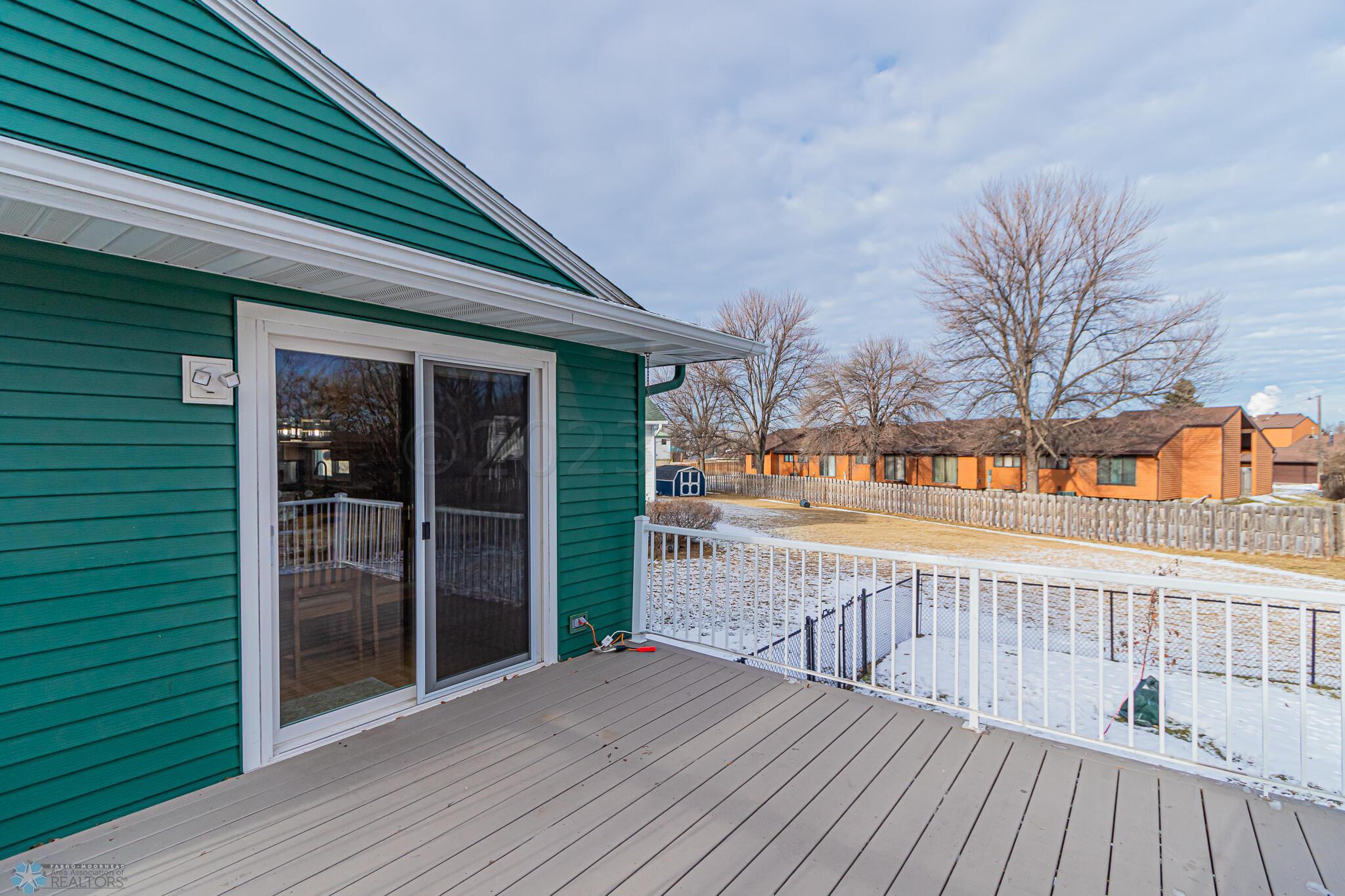 422 Birch Ln, Moorhead, MN 56560-40