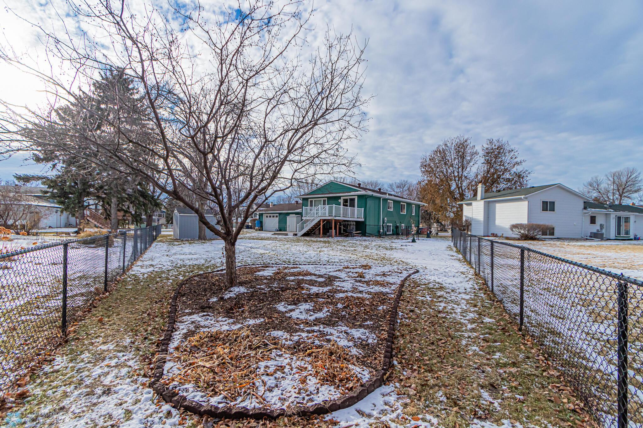 422 Birch Ln, Moorhead, MN 56560-44