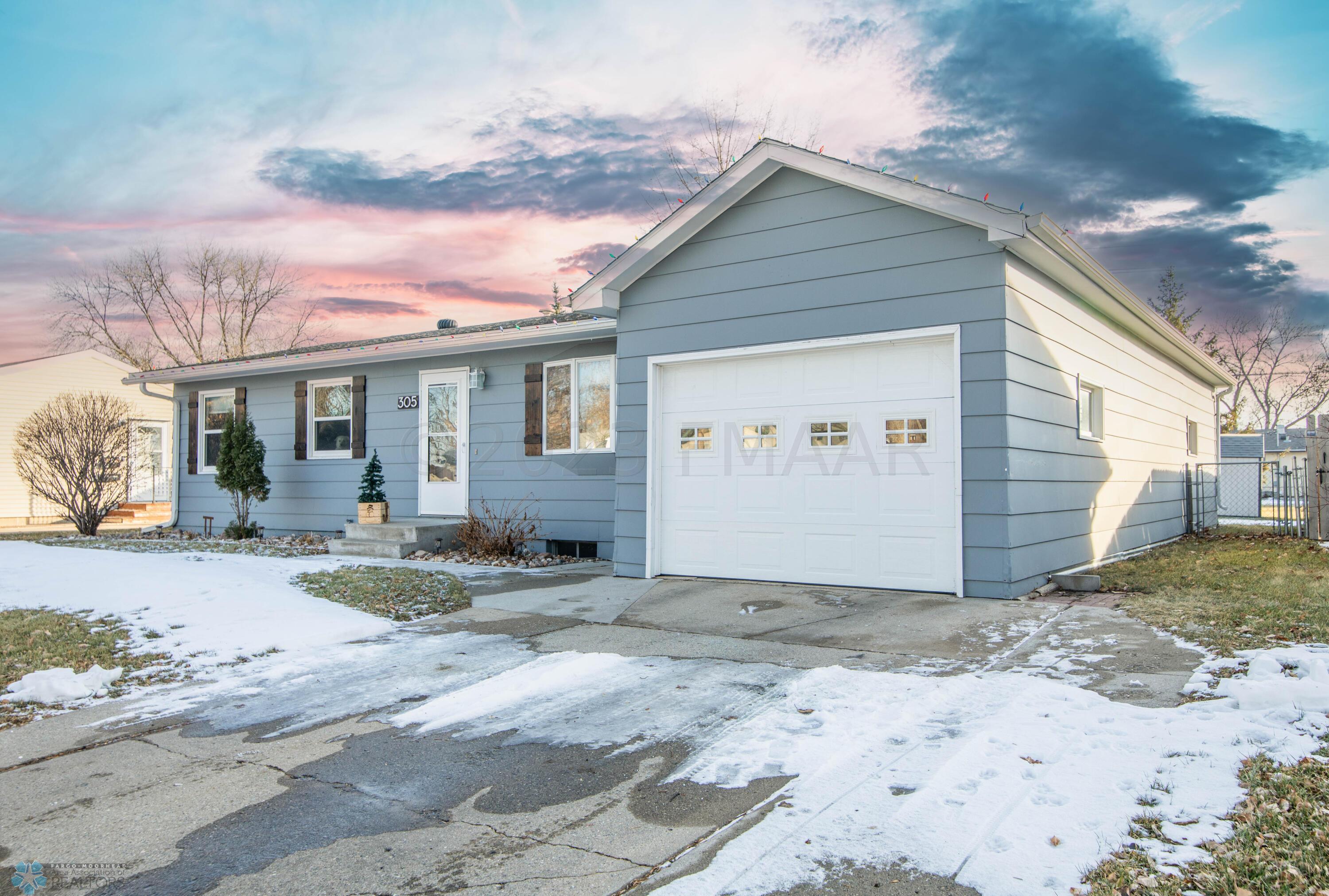 Exterior - 2 Car Tandem Garage