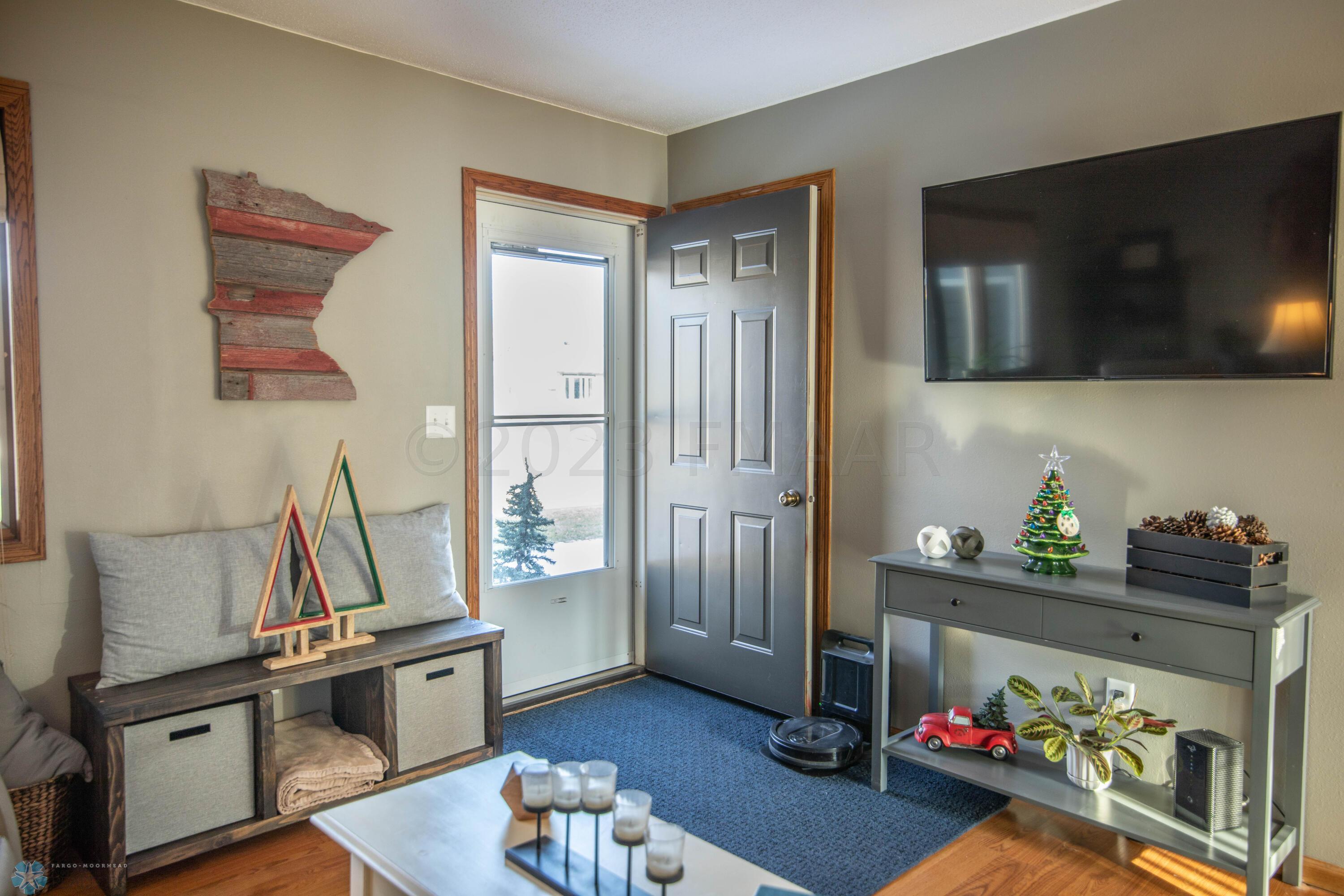 Living Room/Front Entry