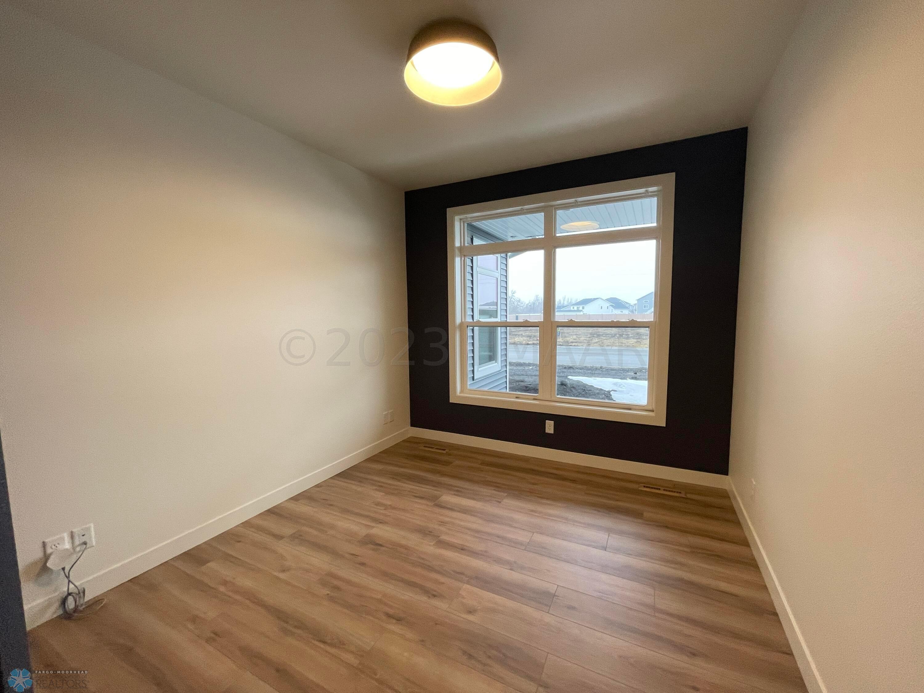 Bedroom/Office