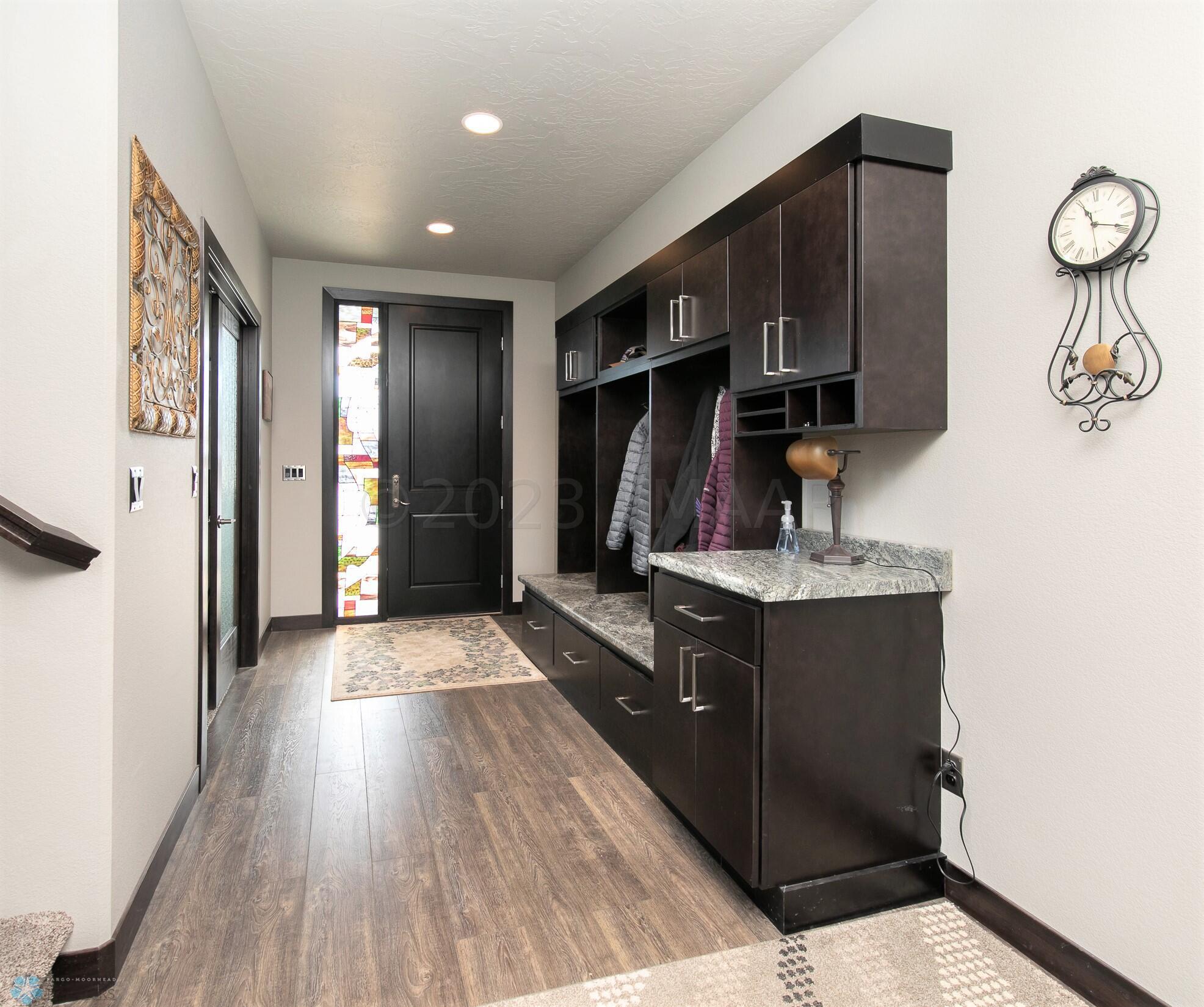 Entry/Foyer