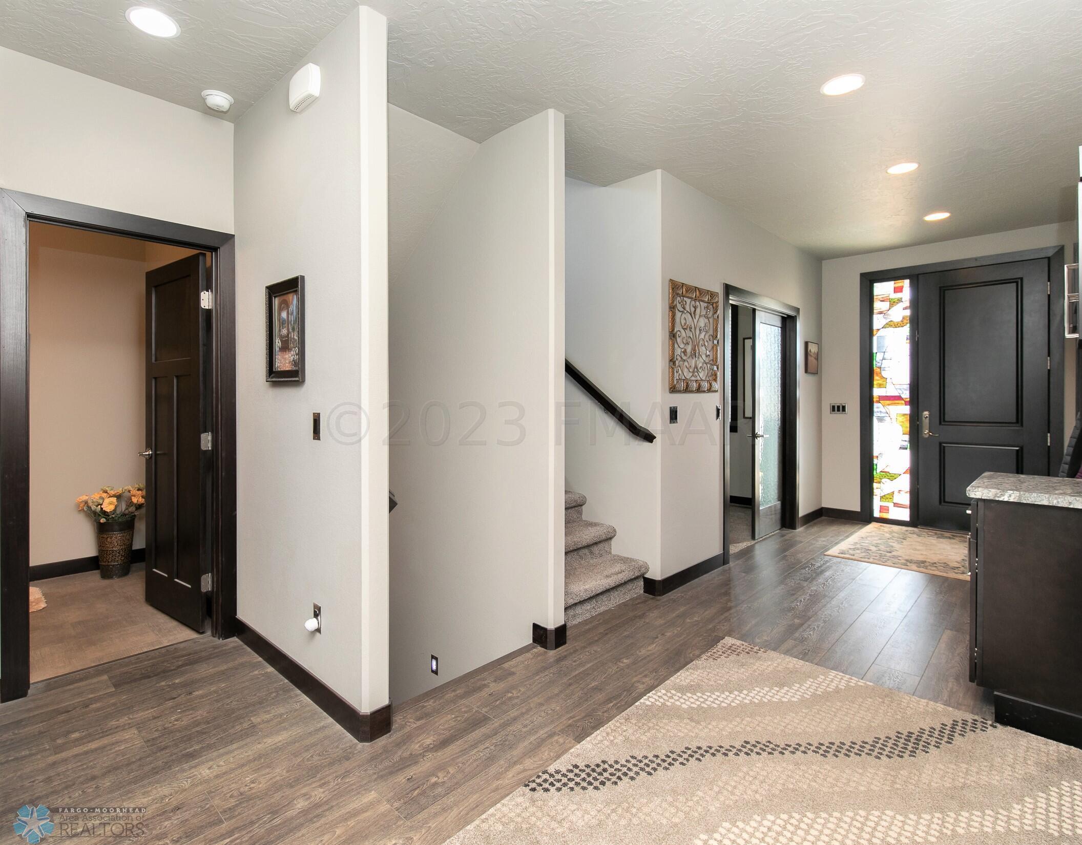 Entry/Foyer