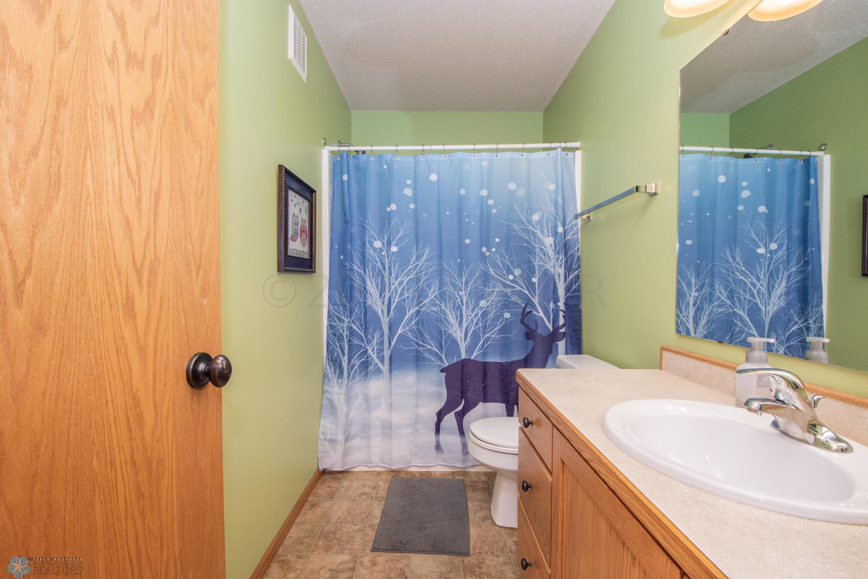 Upper Level Full Bathroom