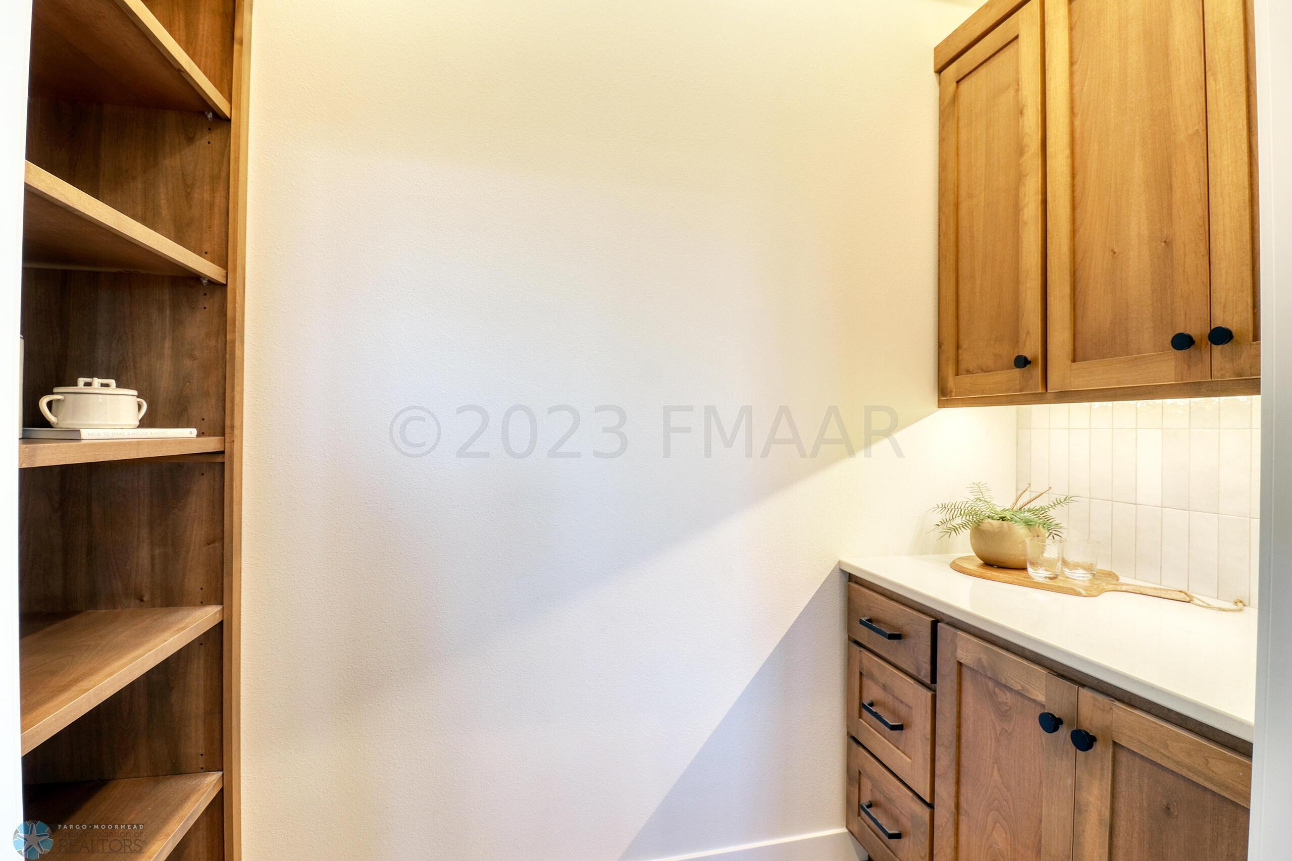 Pantry/Day Desk