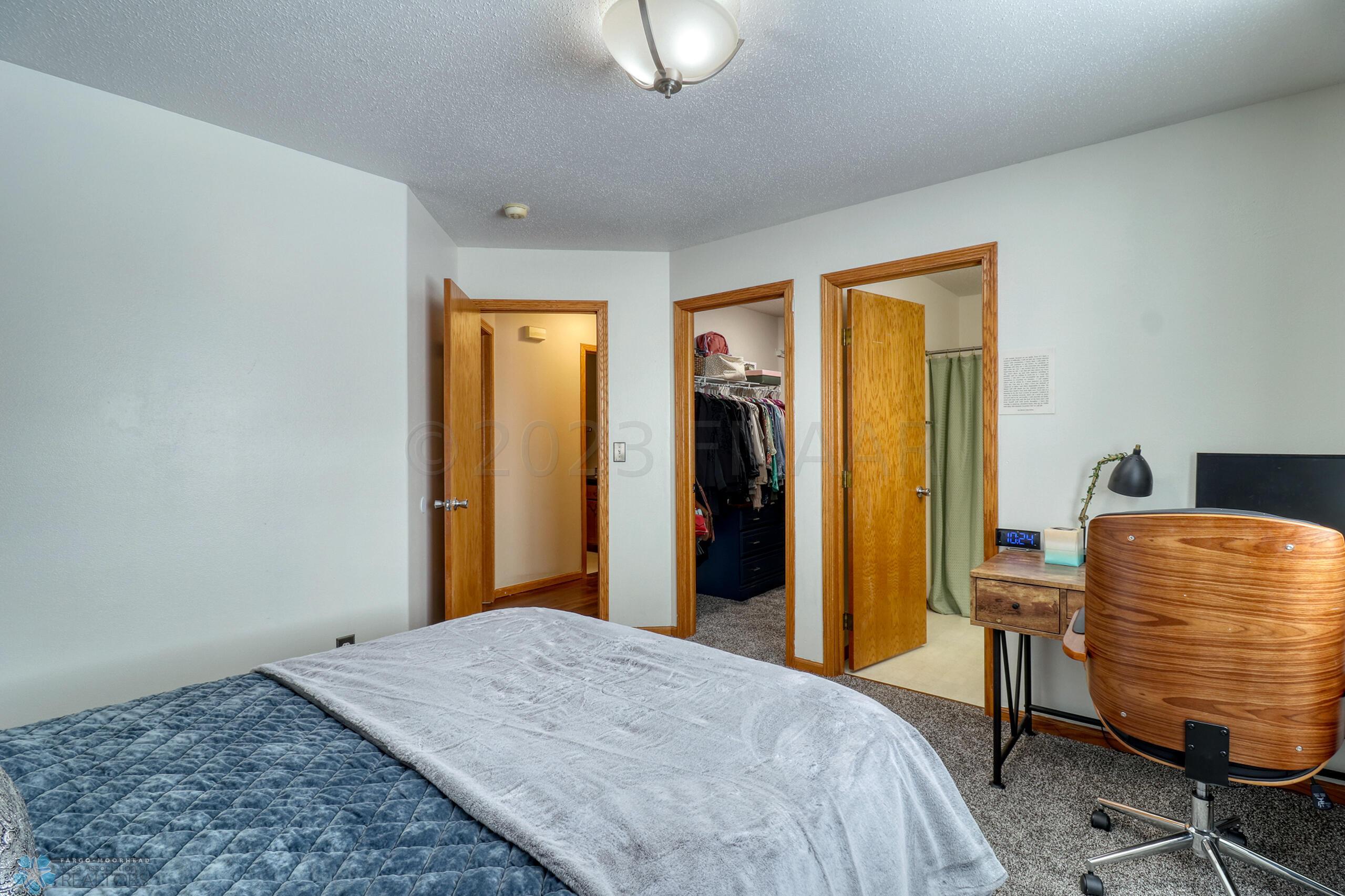 Master Bedroom1_3