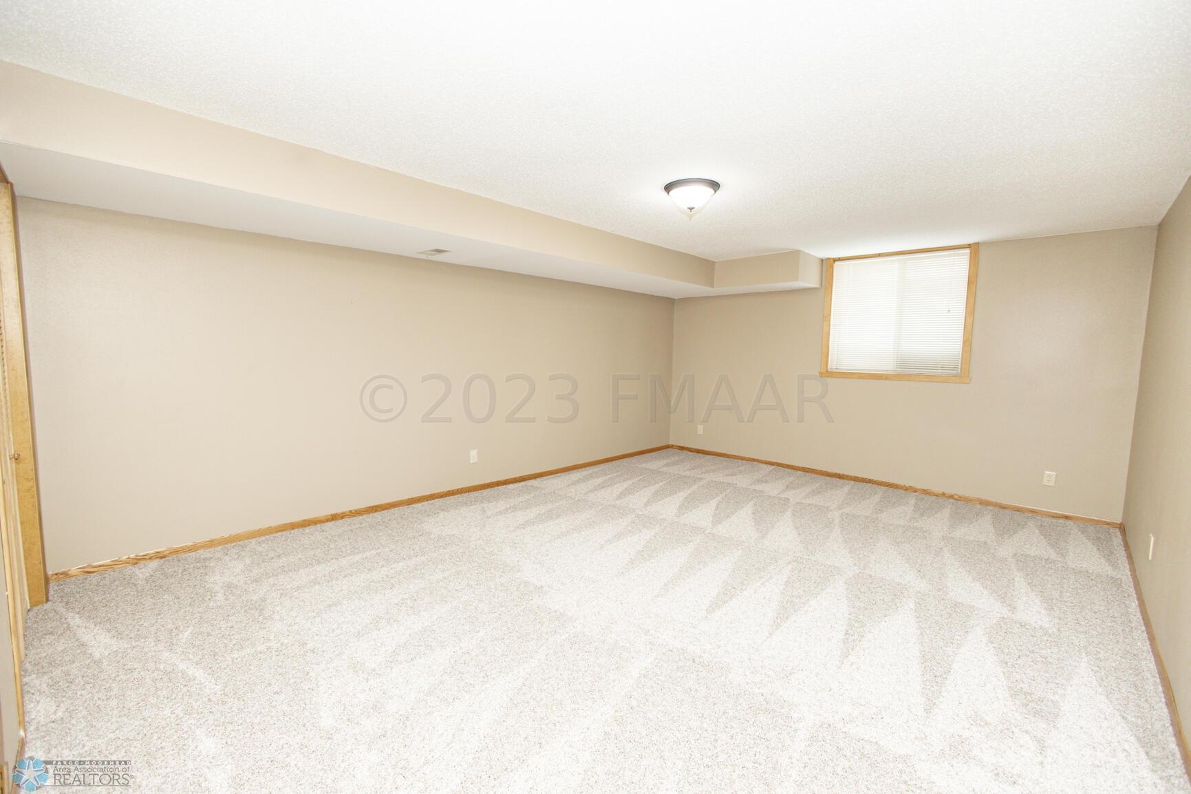4th bedroom/BONUS room - new carpet!