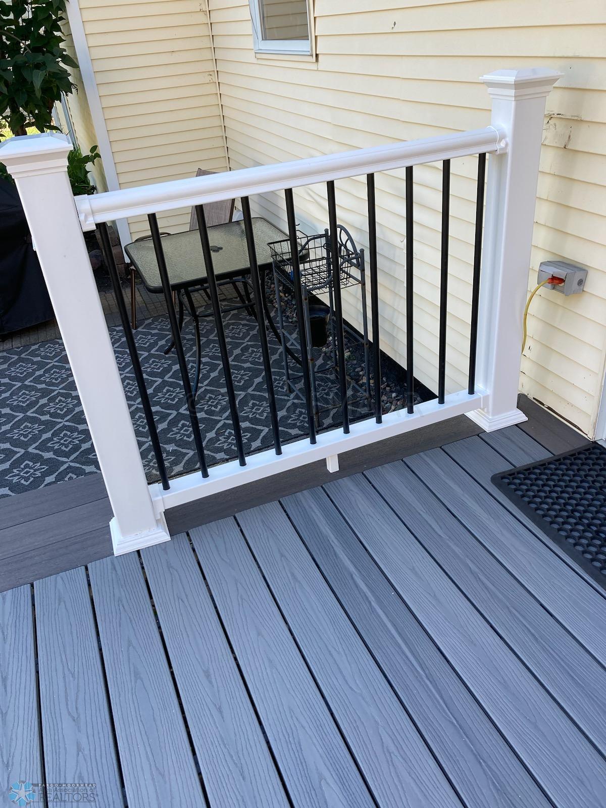 Maintenance-free deck!