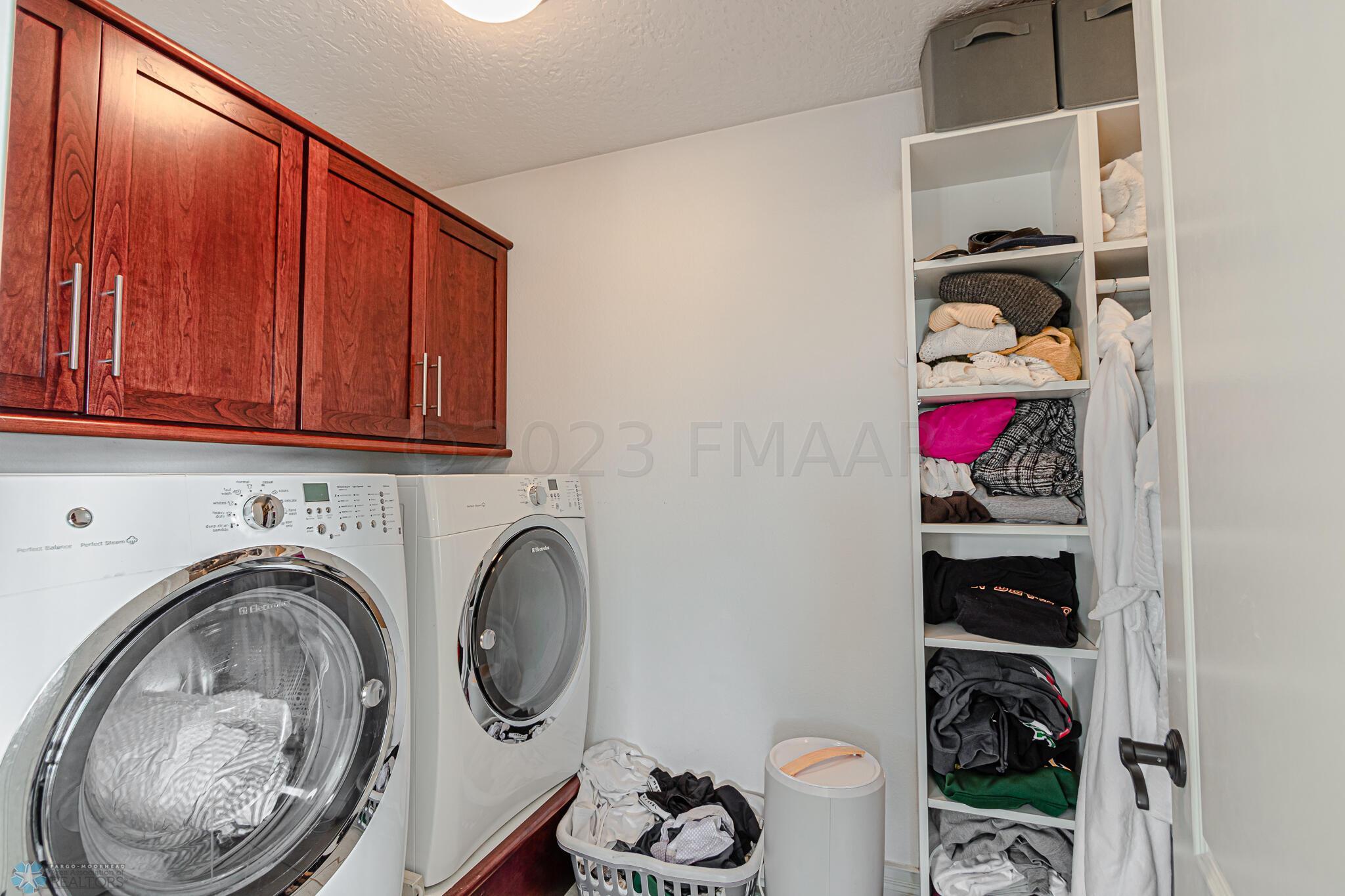 4227 CLUBHOUSE Drive S, Fargo, ND 58104-