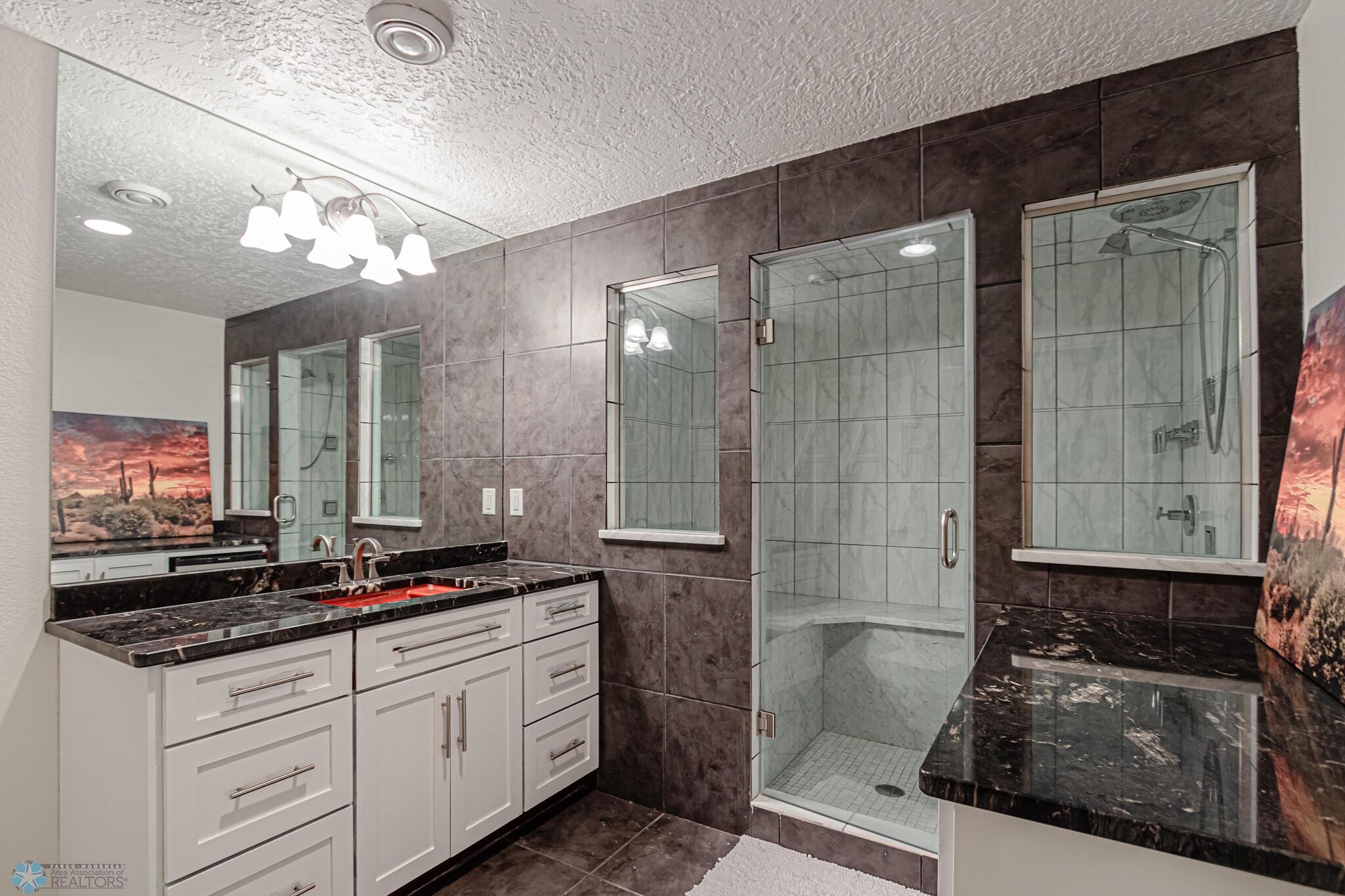 4227 CLUBHOUSE Drive S, Fargo, ND 58104-