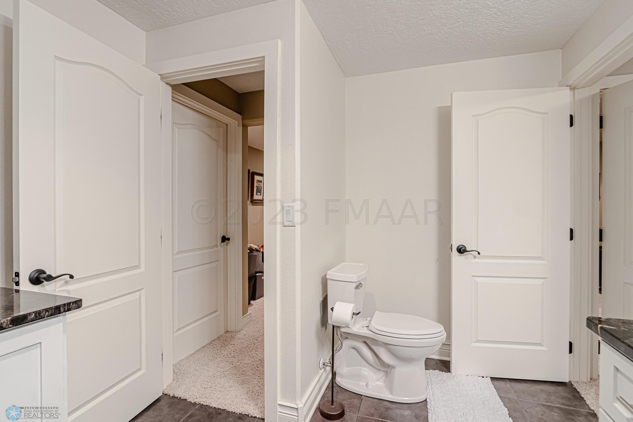 4227 CLUBHOUSE Drive S, Fargo, ND 58104-